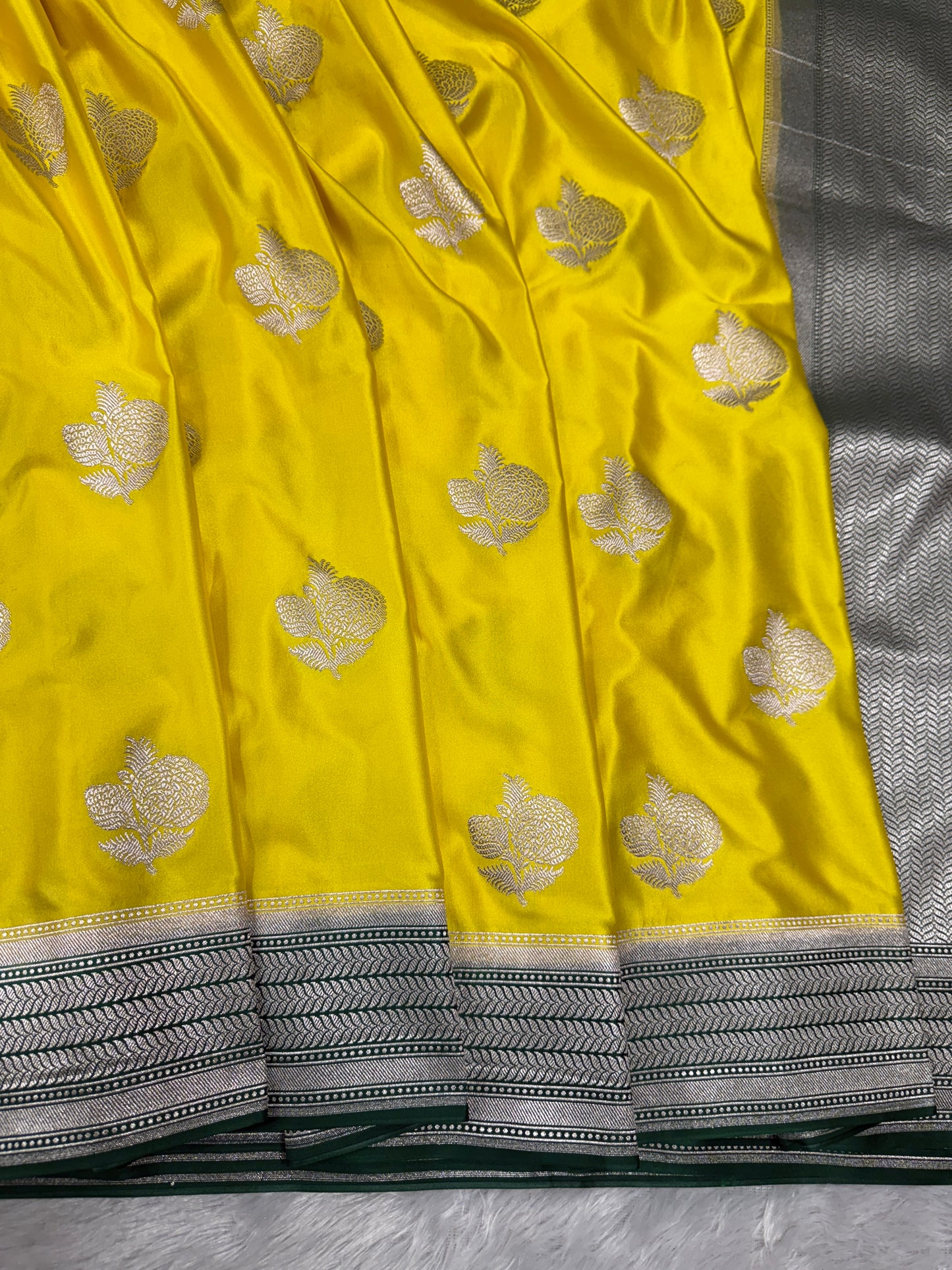 Premium Banarasi Mashru katan silk saree MK179