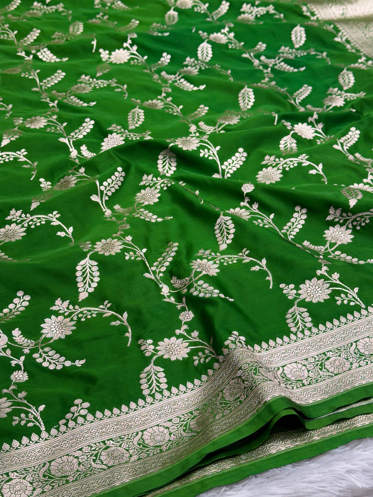 Green premium Banarasi Mashru katan silk saree MK180