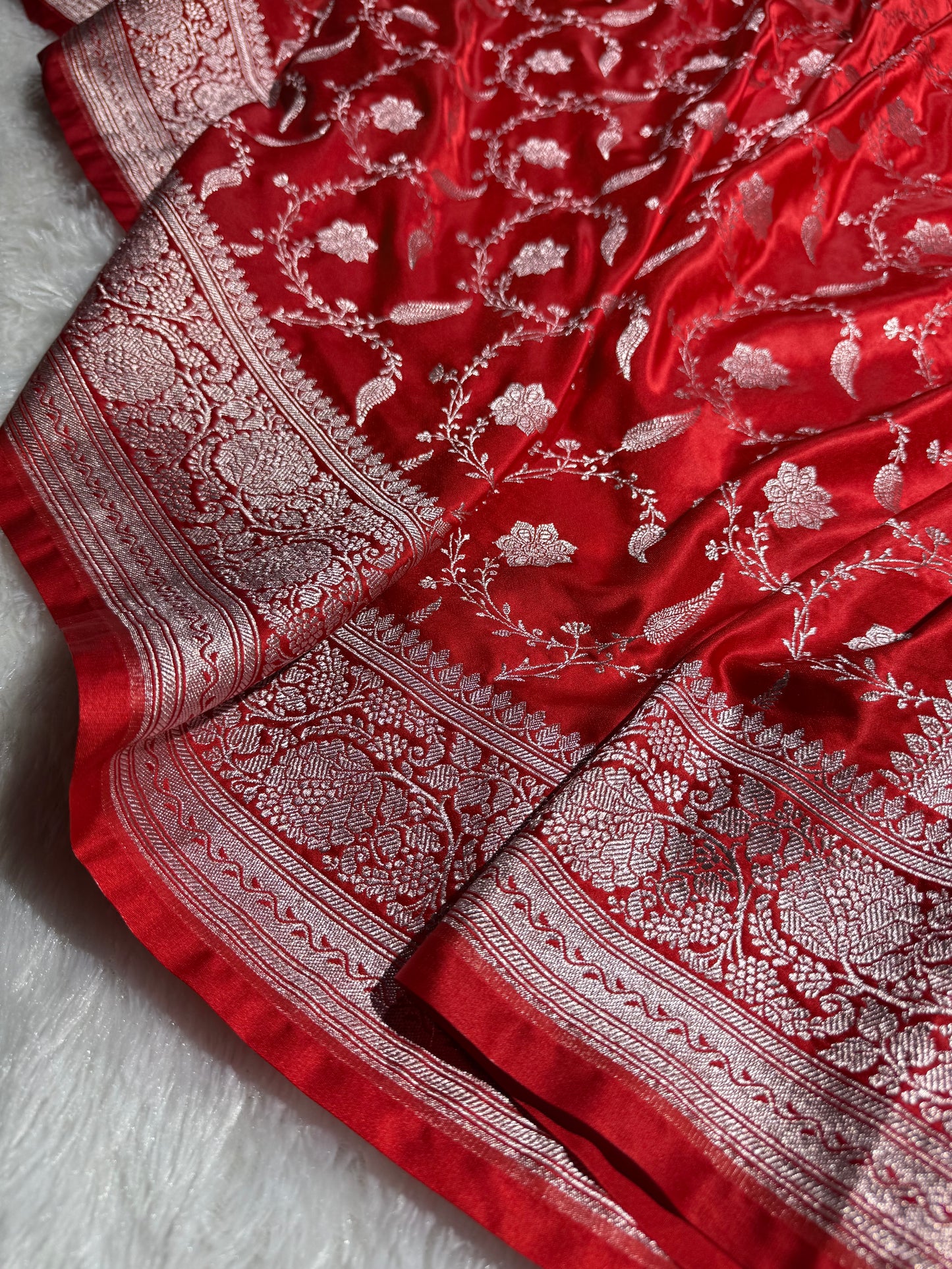 Chilli red premium Banarasi Mashru katan silk saree MK205
