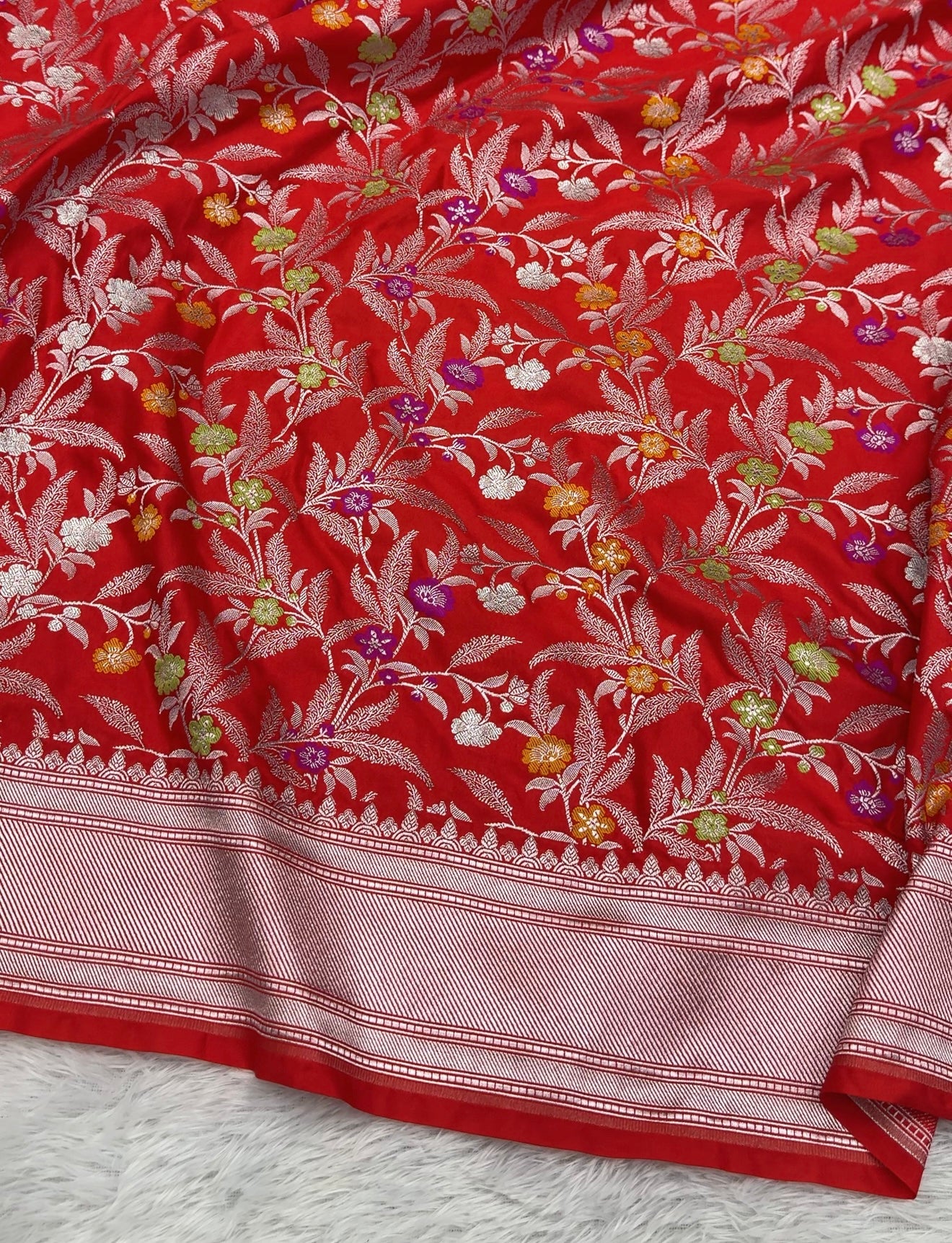 Red premium tilfi Banarasi Mashru katan silk saree MK184