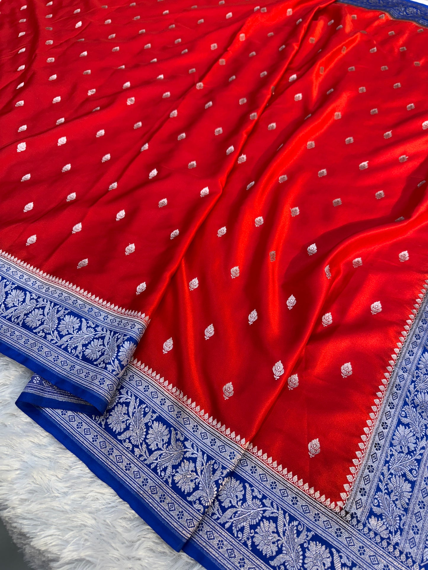Red premium Banarasi Mashru katan silk saree MK182