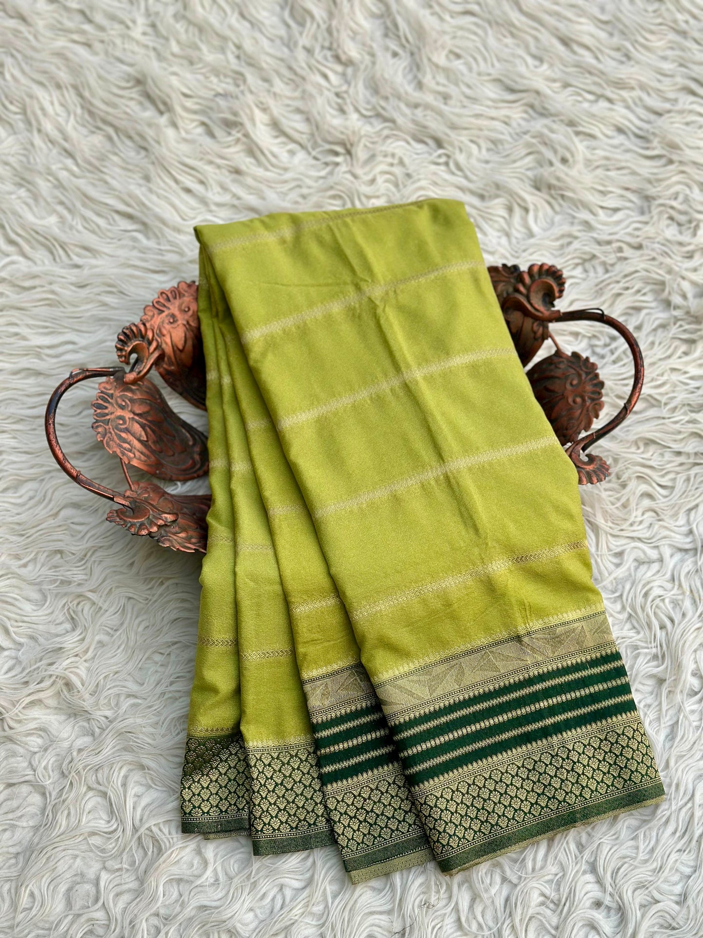 Banarasi raspberry georgette saree RB106