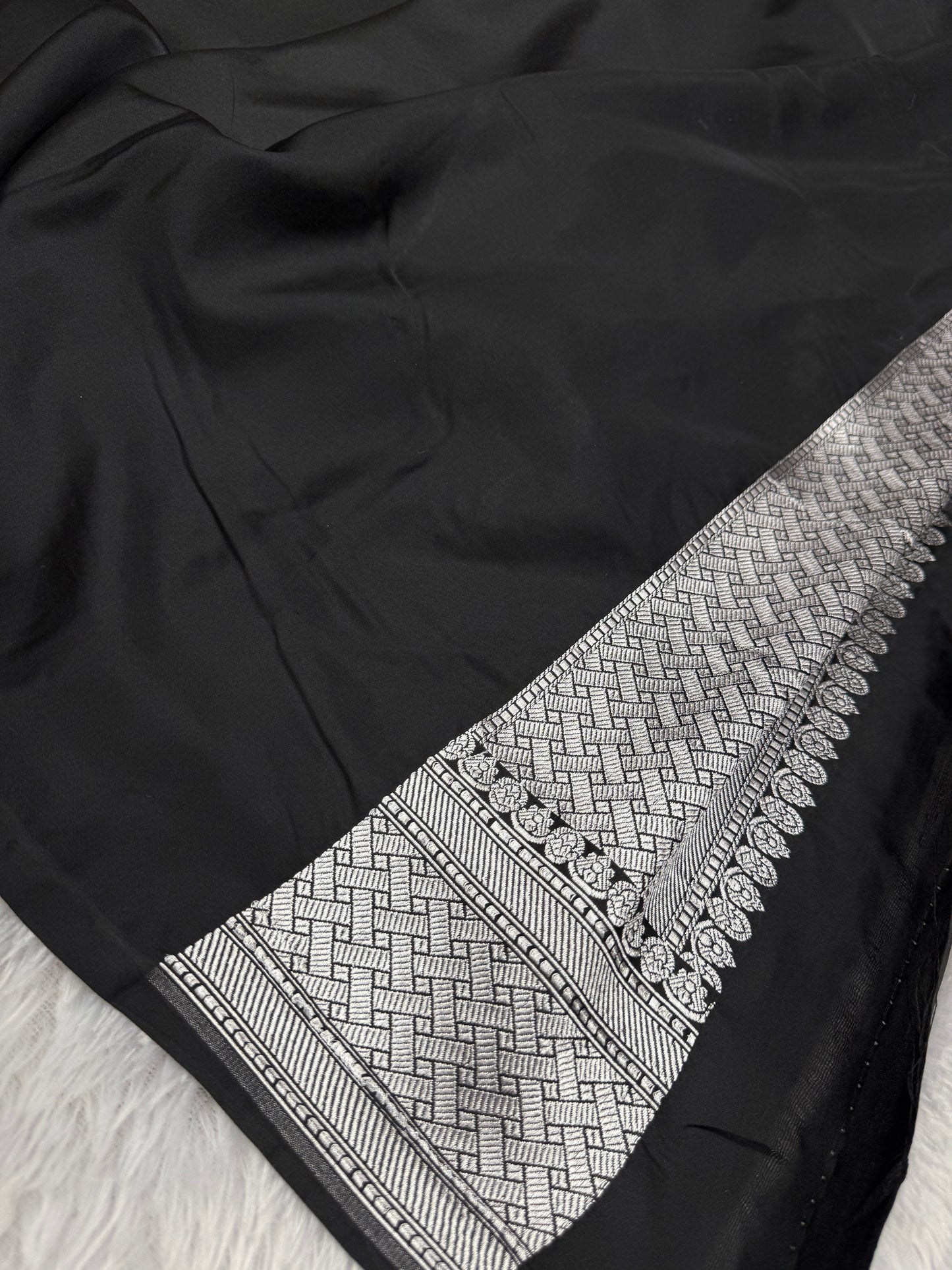 Black premium Banarasi tilfi Mashru katan silk saree MK194