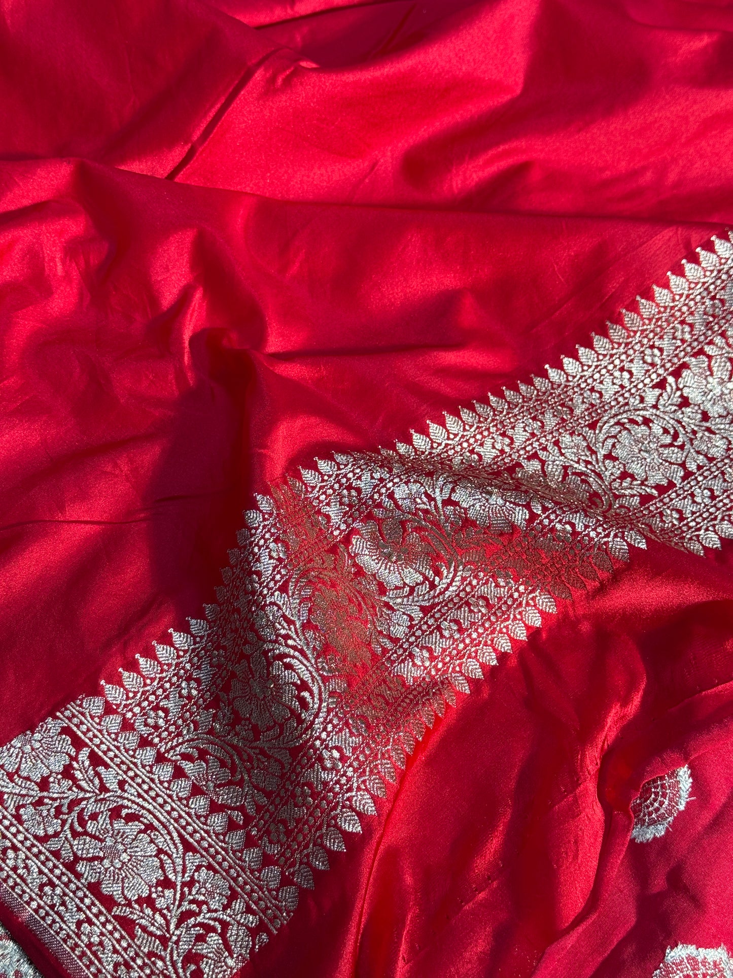 Chilli red Banarasi Mashru katan silk saree MK157