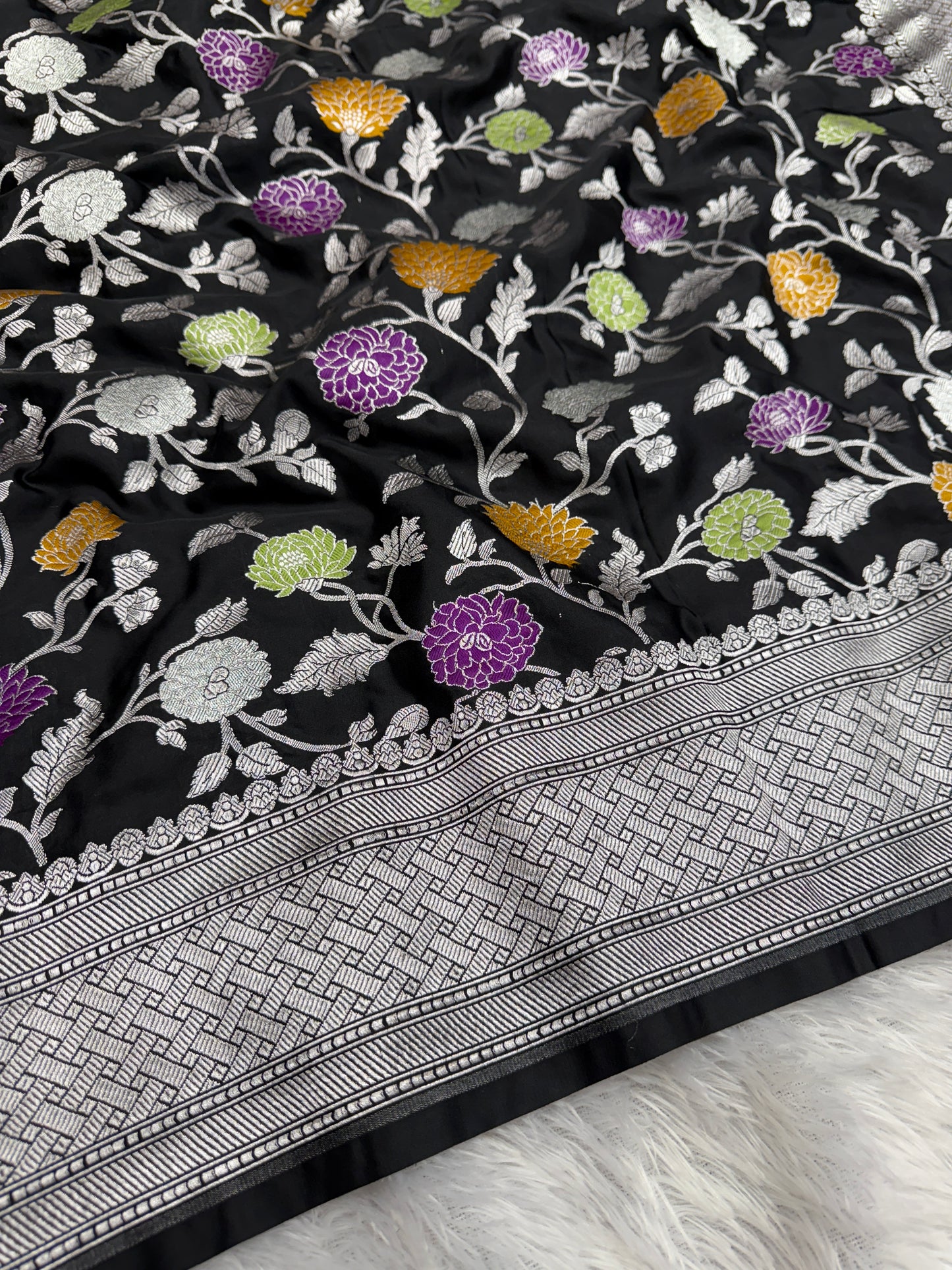 Black premium Banarasi tilfi Mashru katan silk saree MK194