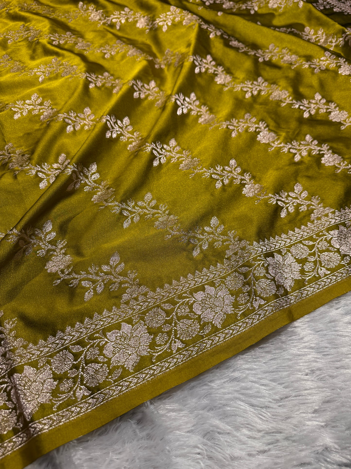 Mahndi premium Banarasi Mashru katan silk saree MK204