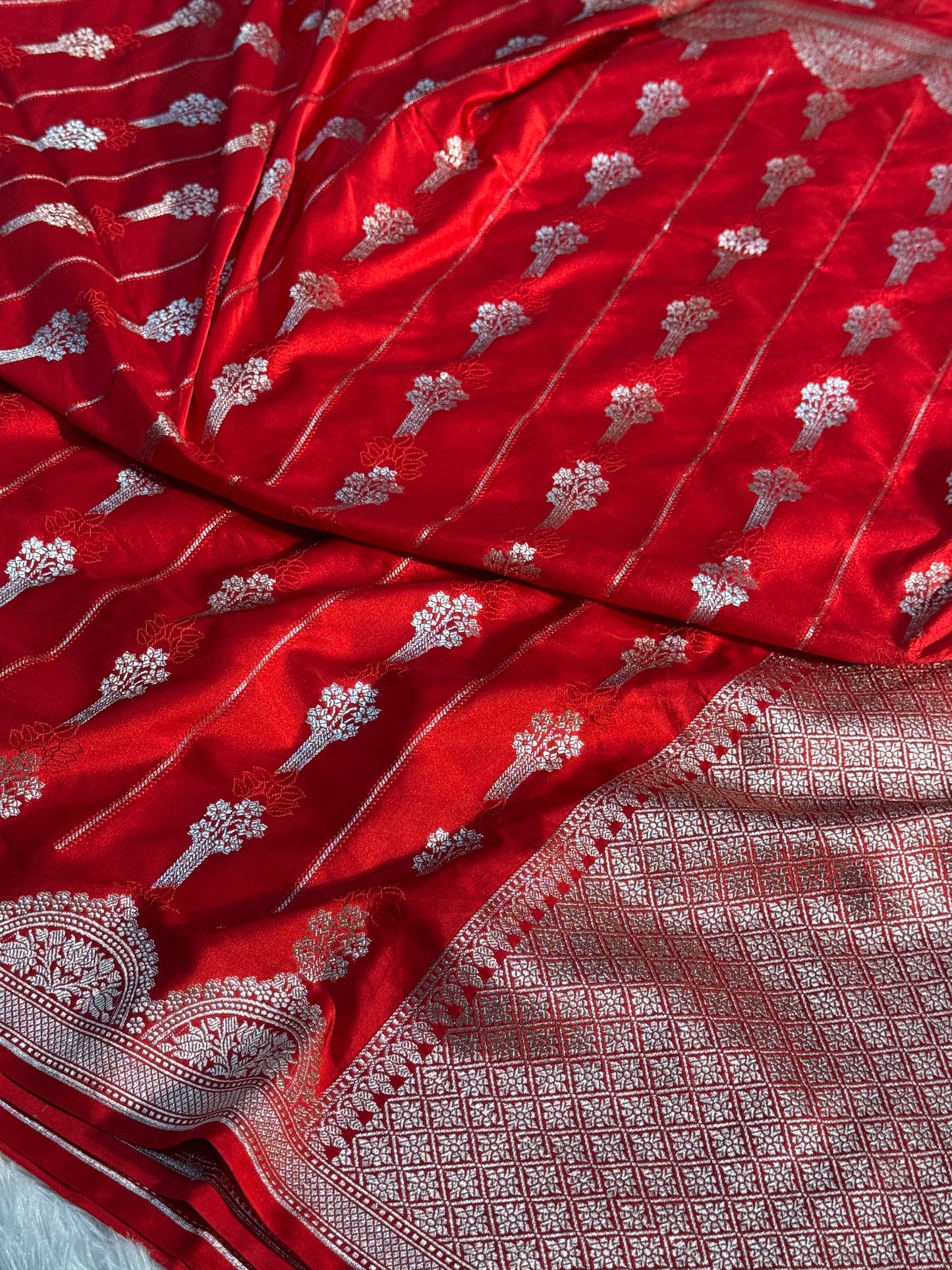 Chilli red Banarasi Mashru katan silk saree MK158
