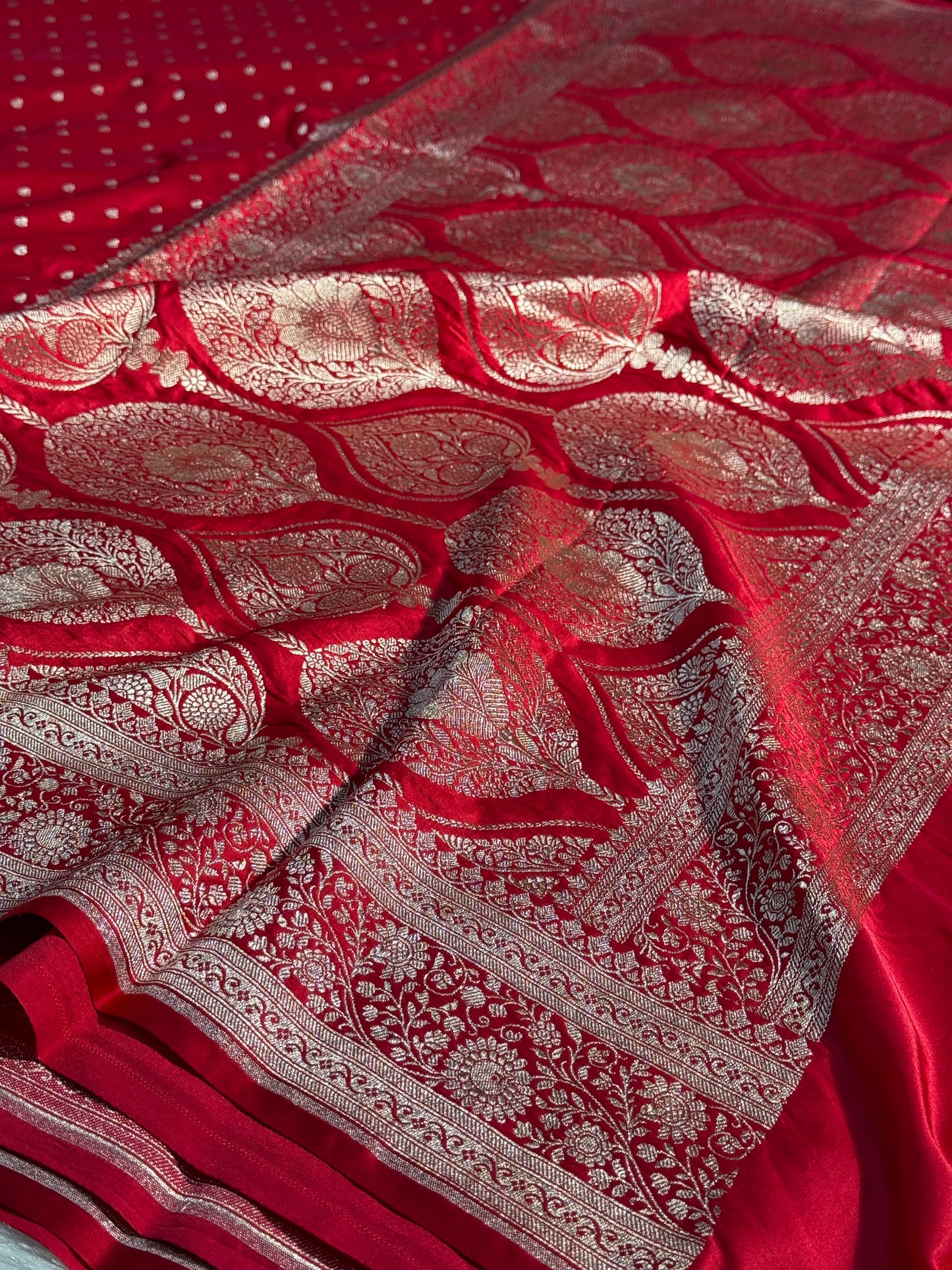 Chilli red Banarasi Mashru katan silk saree MK159