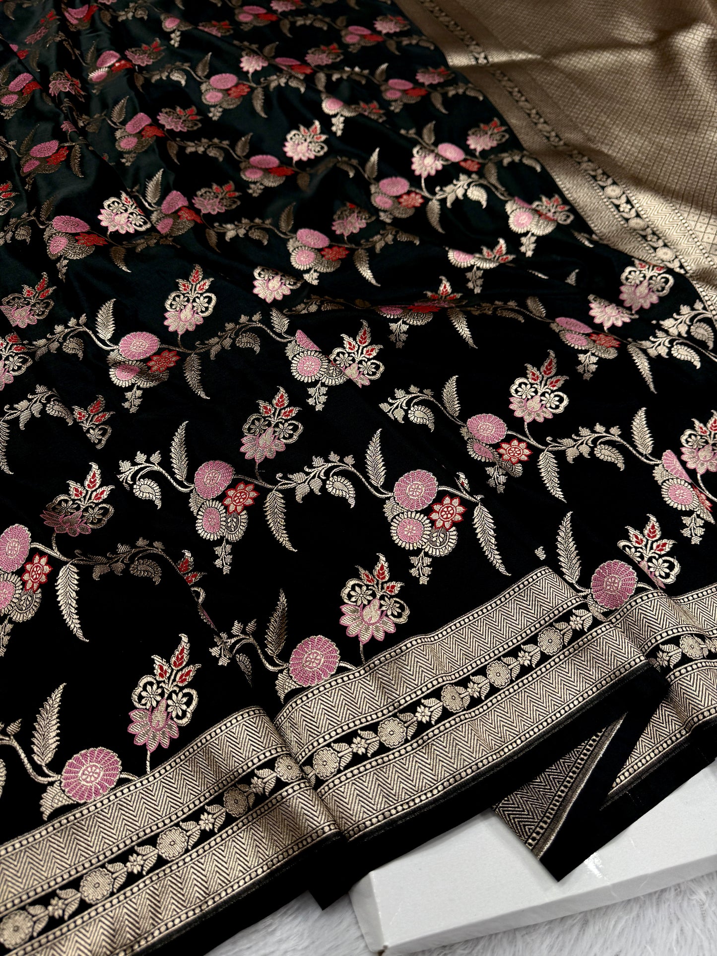 Black color beautiful premium Banarasi Mashru katan silk saree MK188
