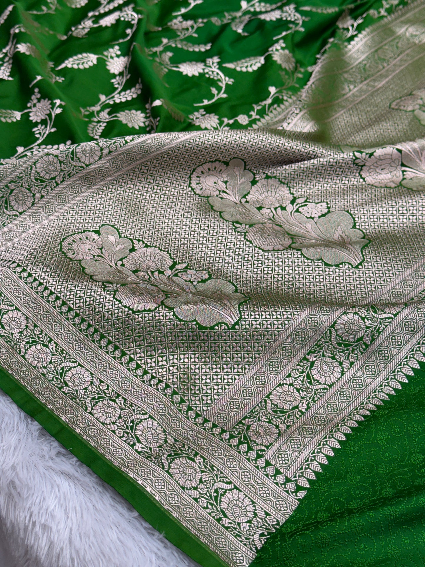 Green premium Banarasi Mashru katan silk saree MK180