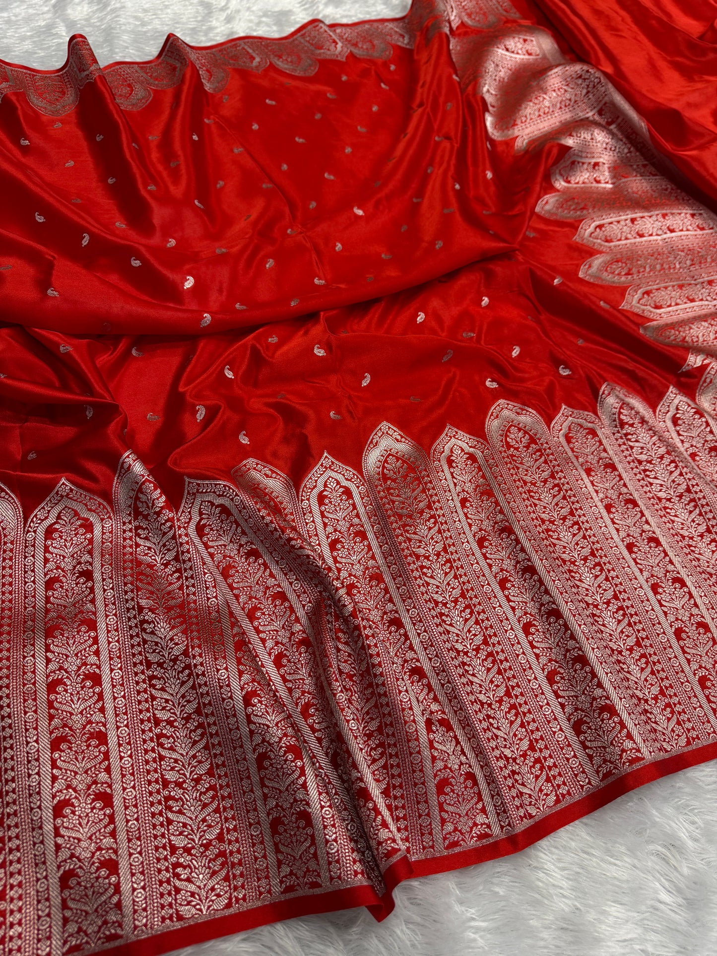 Chilli red premium Banarasi Mashru katan silk saree MK189