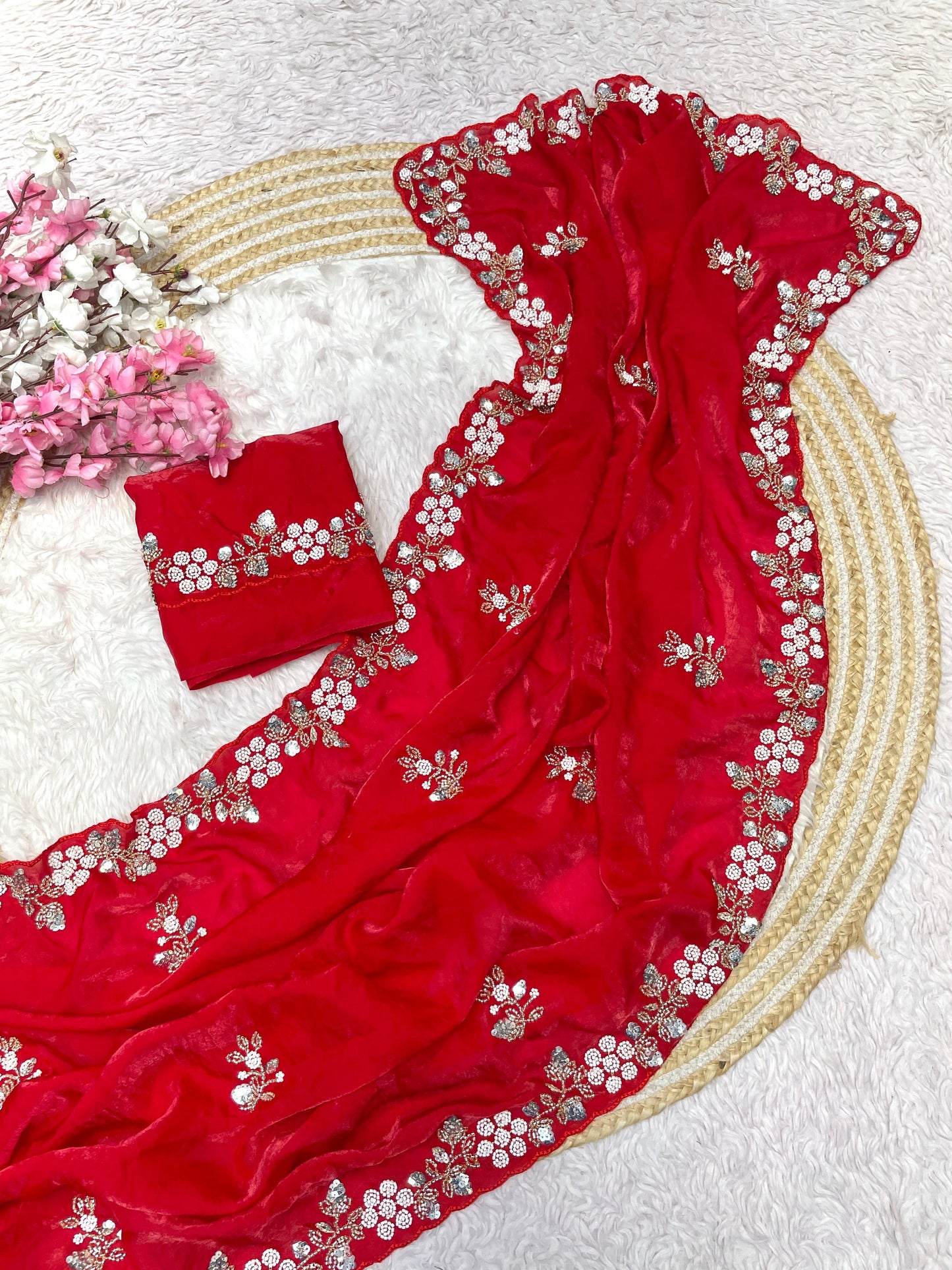 Beautiful Sequence Brits C- pallu work along with all over arco bodar FS101