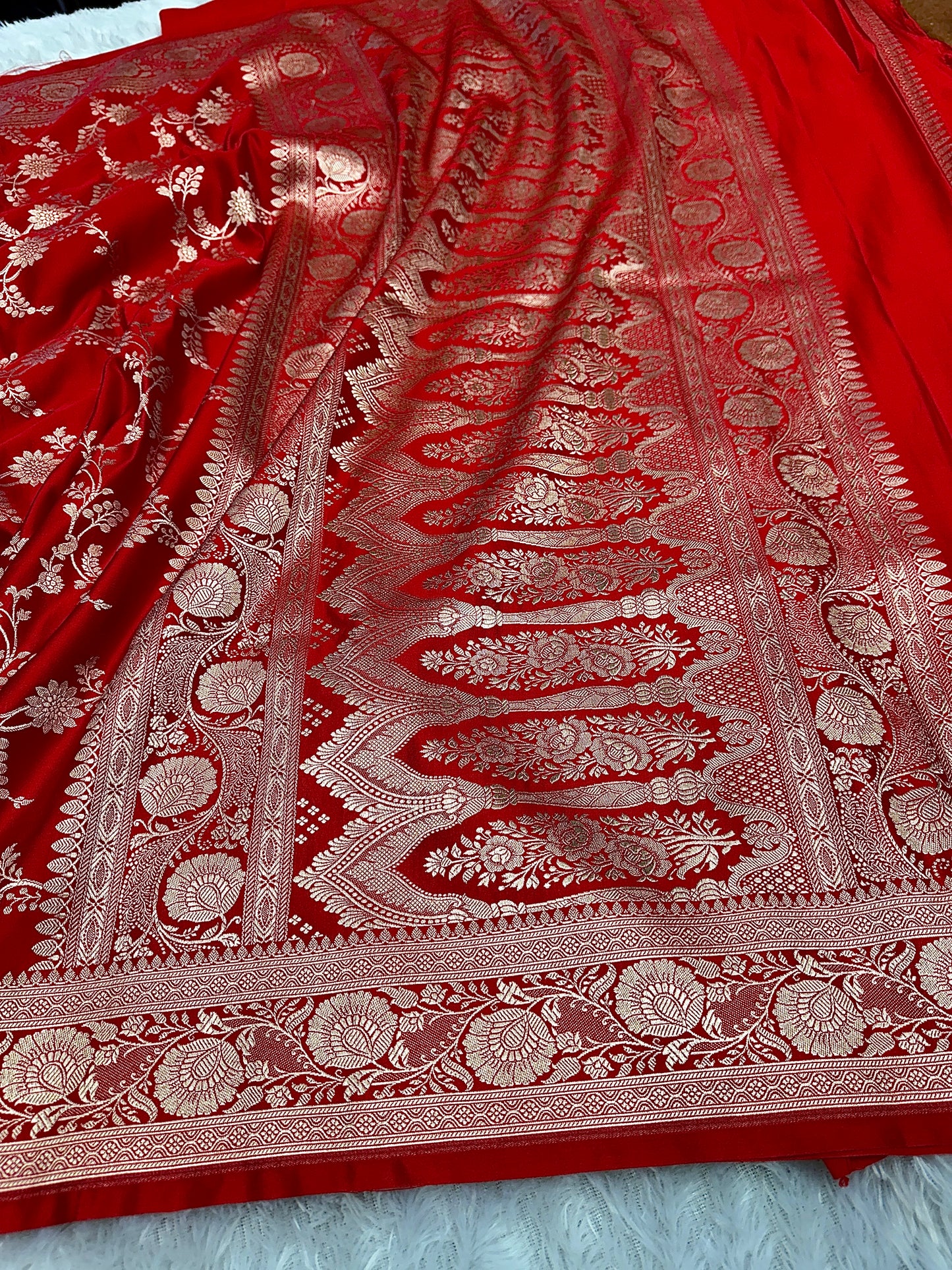 Red premium Banarasi Mashru katan silk saree MK170