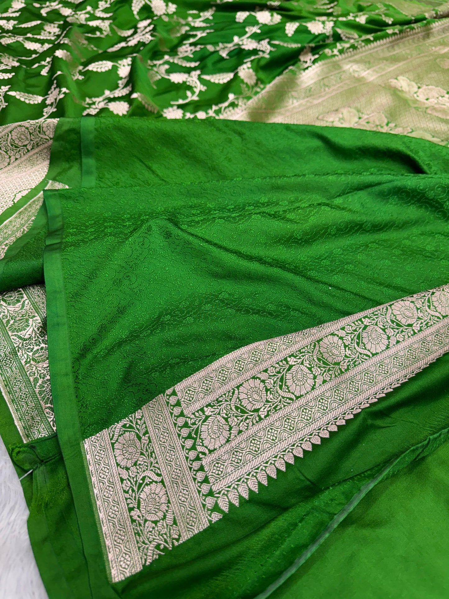 Green premium Banarasi Mashru katan silk saree MK180