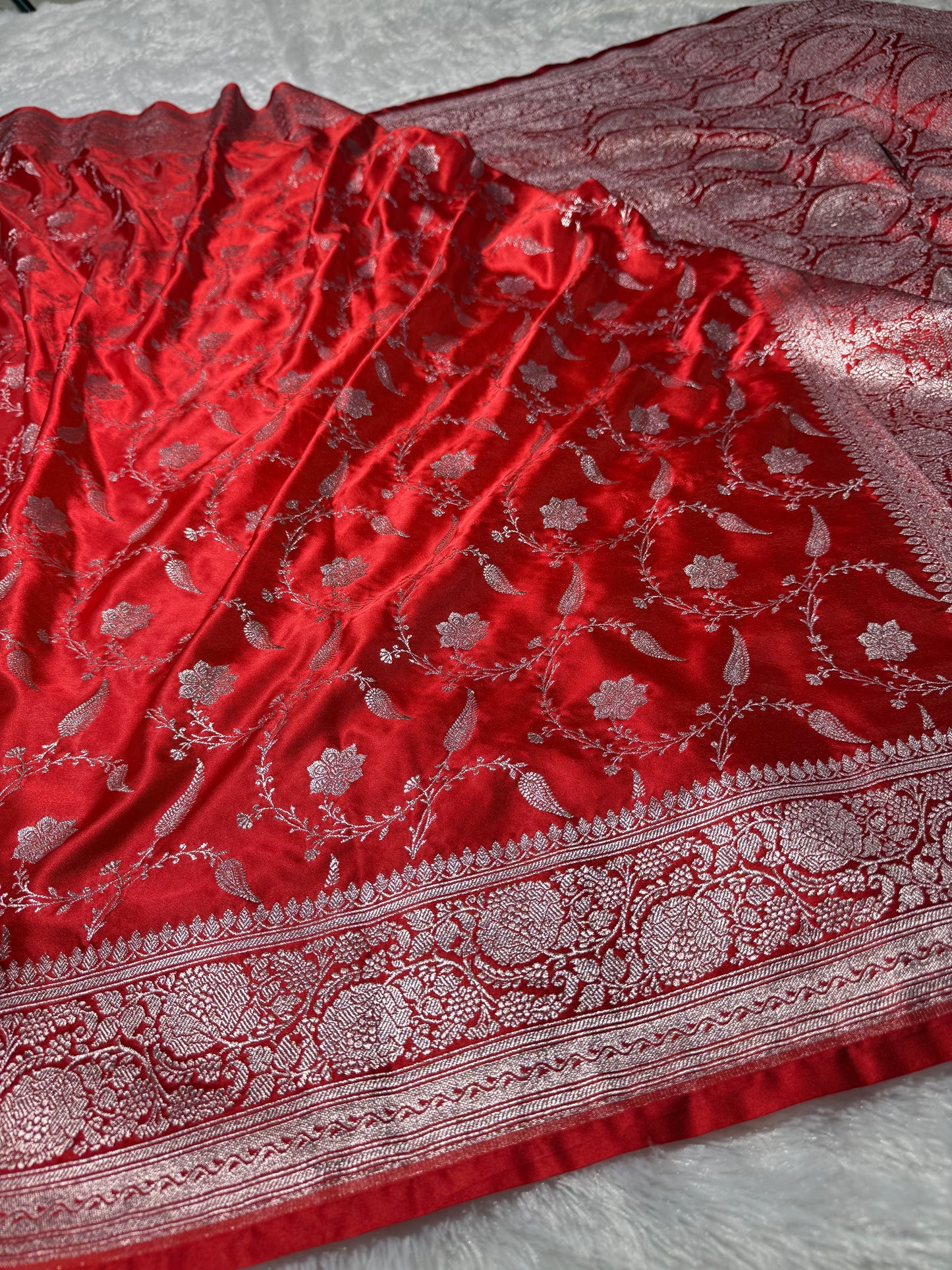 Chilli red premium Banarasi Mashru katan silk saree MK205