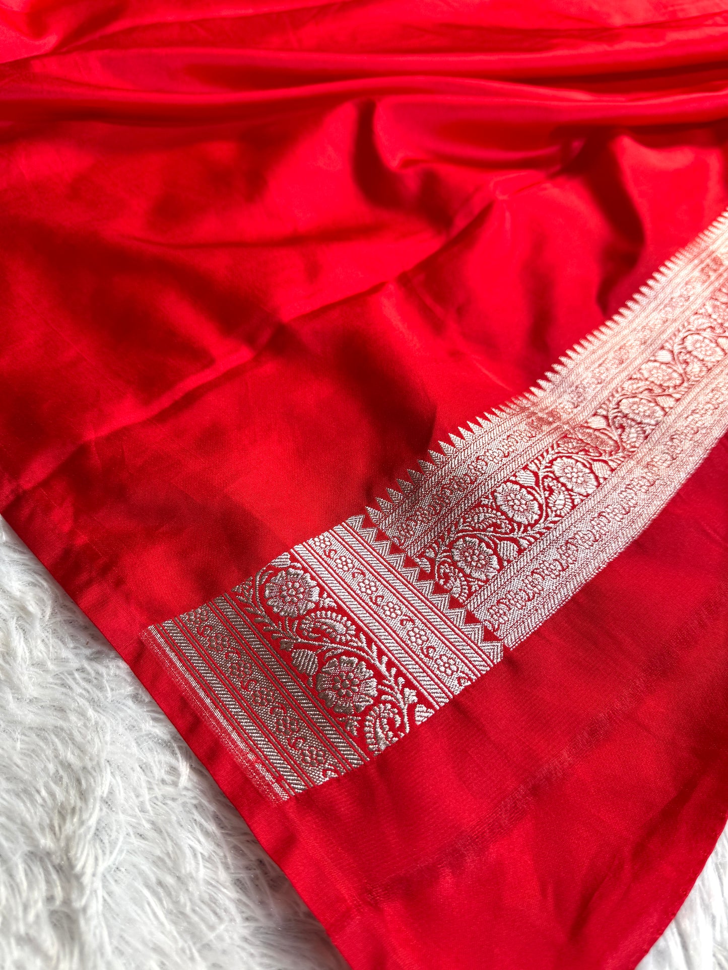 Blood red premium Banarasi Mashru katan silk saree MK225
