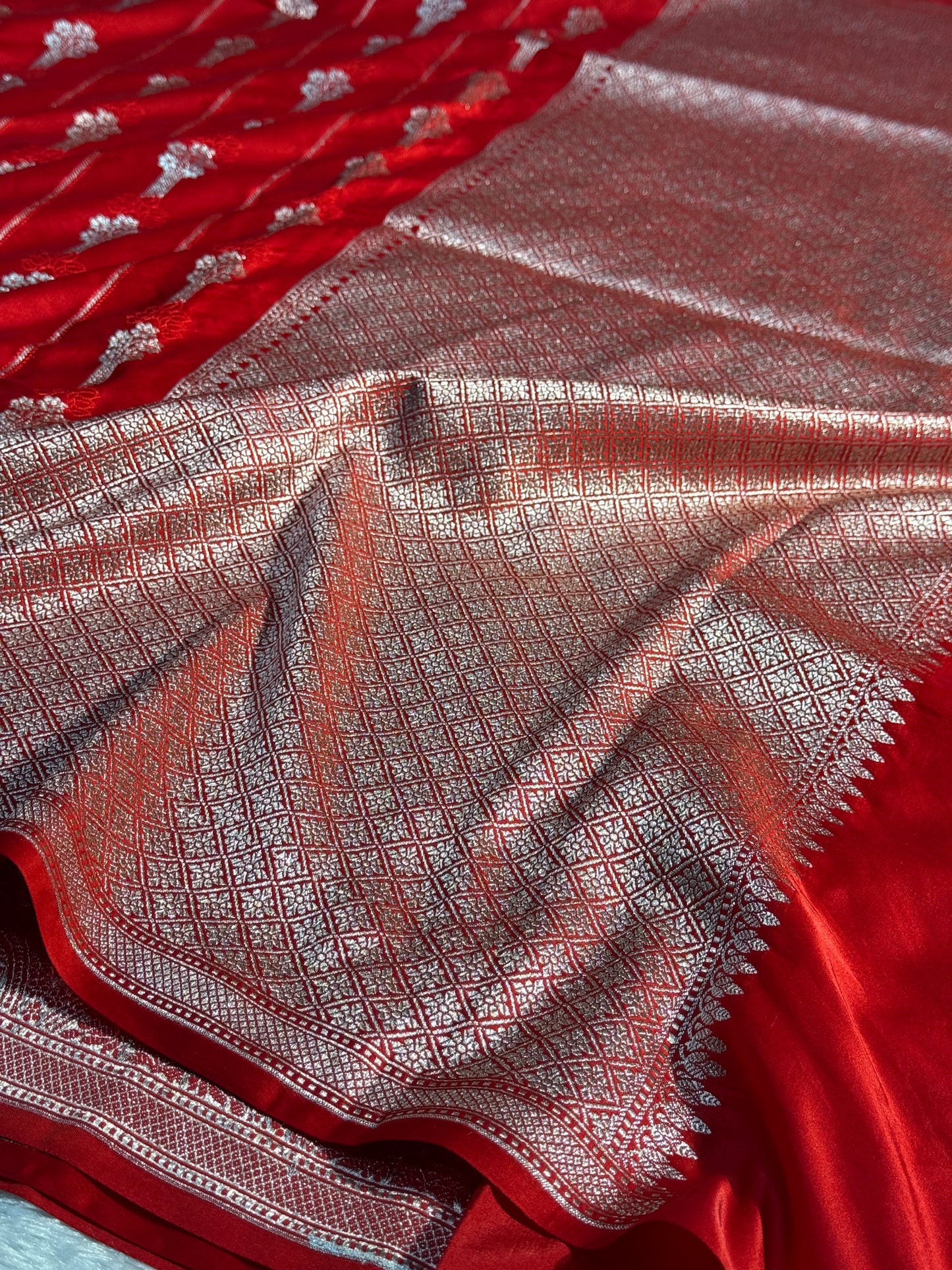 Chilli red Banarasi Mashru katan silk saree MK158