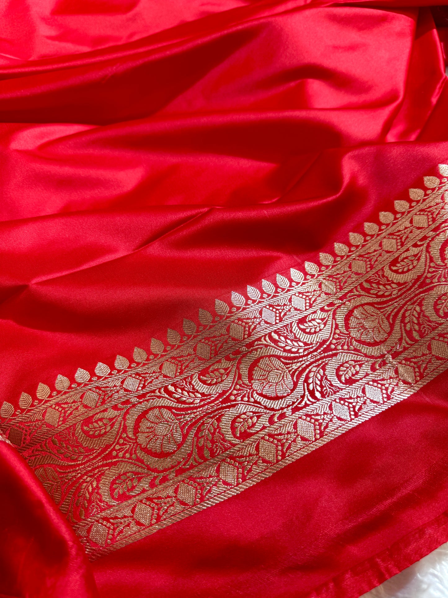Chilli red premium Banarasi Mashru katan silk saree MK222