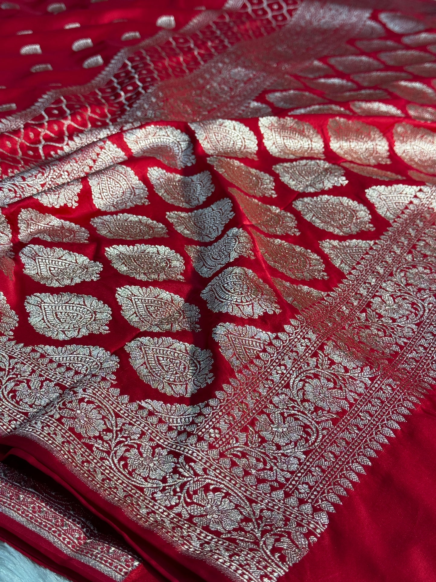 Chilli red Banarasi Mashru katan silk saree MK157