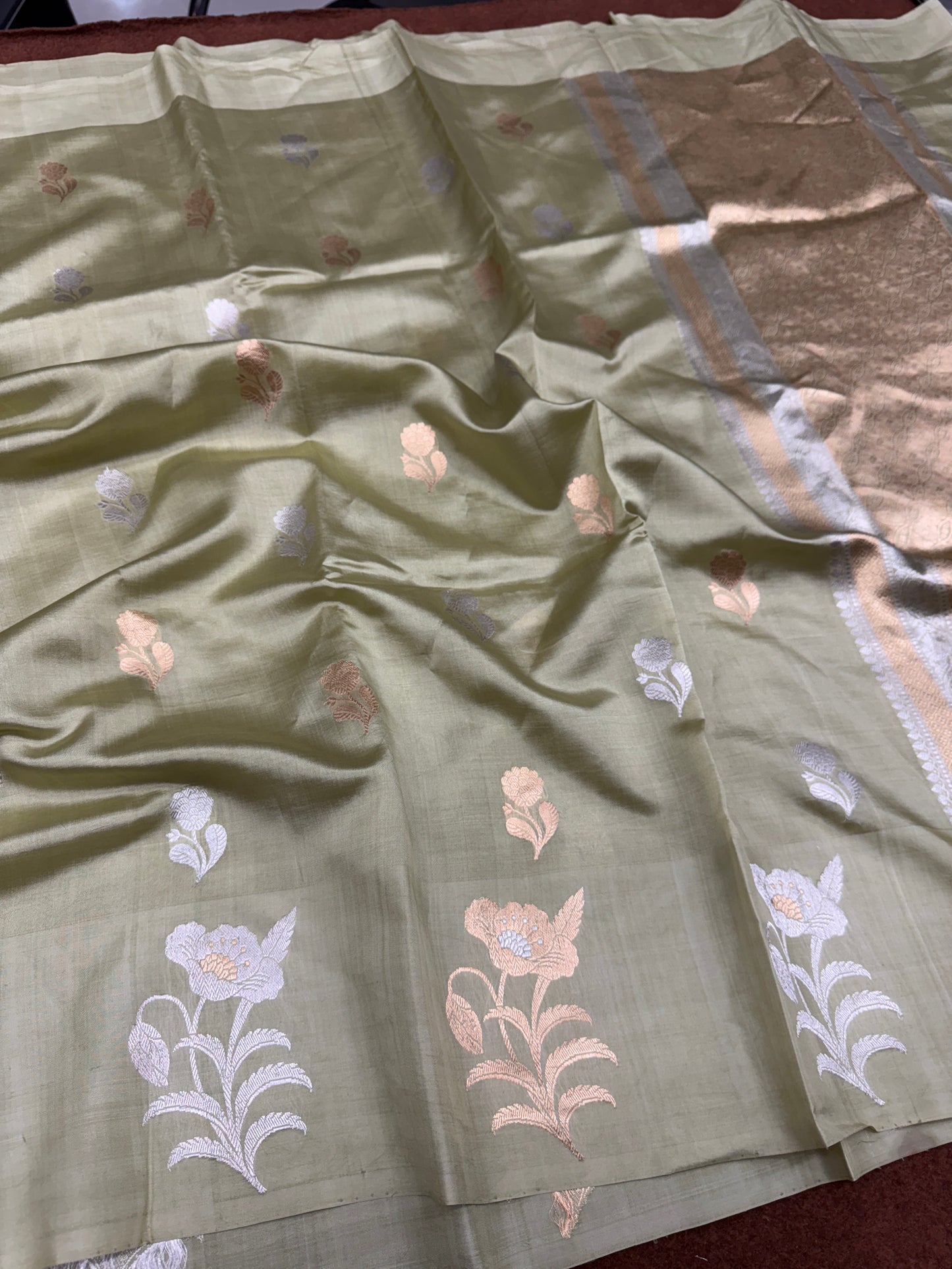 BANARASI PURE HANDLOOM KATAN SILK SAREE. HK101