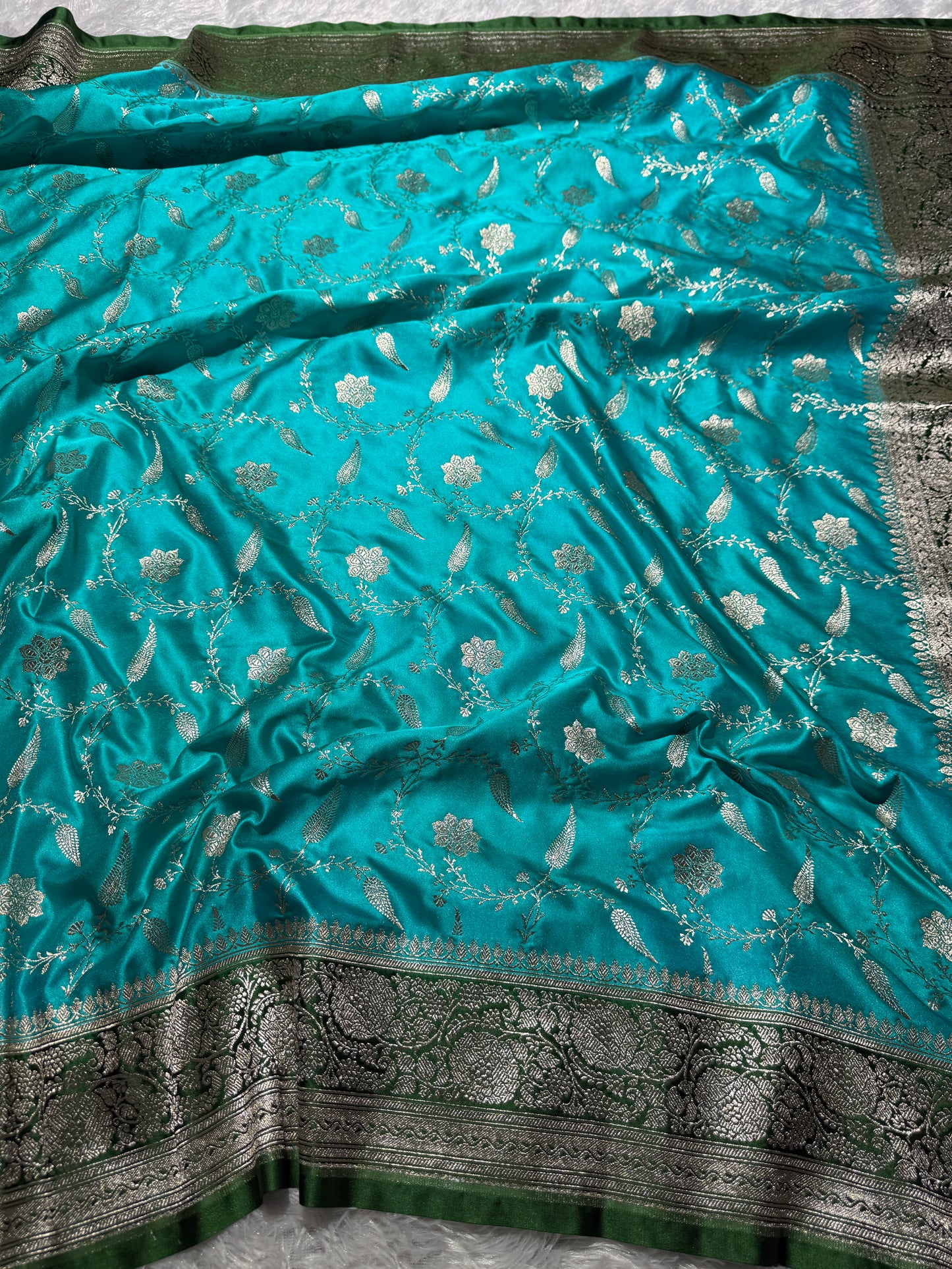 Premium contrast Banarasi Mashru katan silk saree MK203
