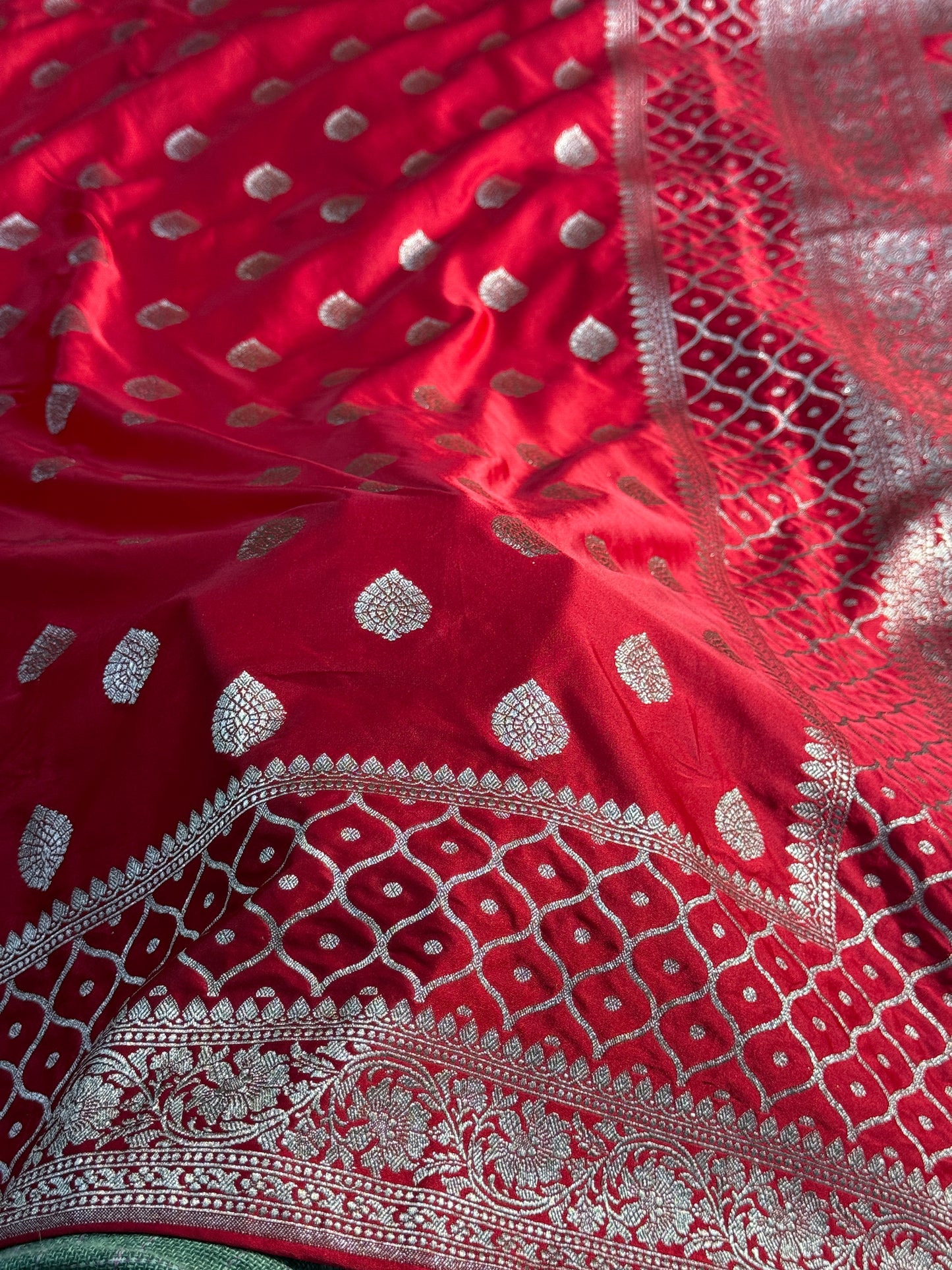 Chilli red Banarasi Mashru katan silk saree MK157