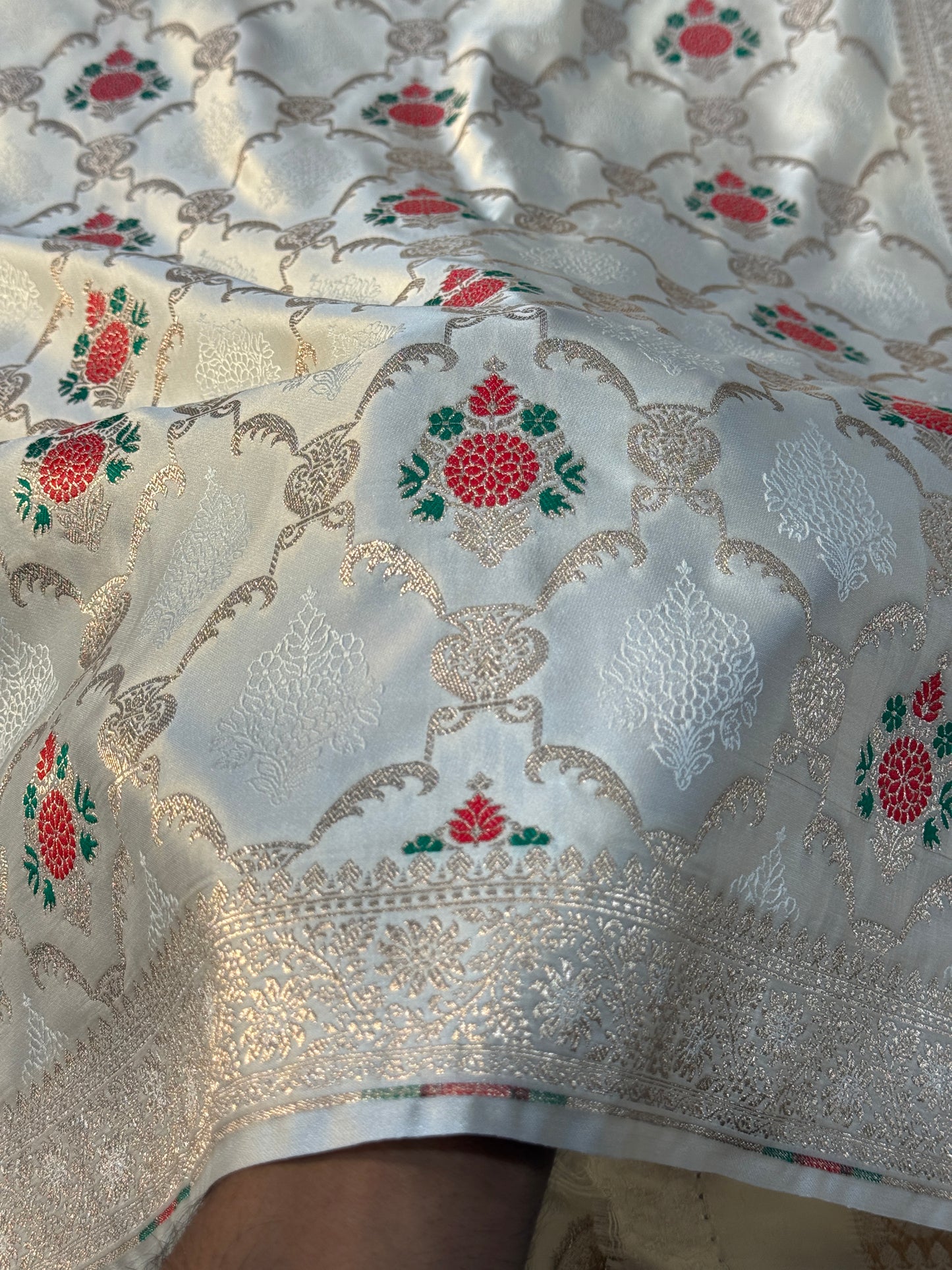 Cream Banarasi Mashru katan silk saree MK160