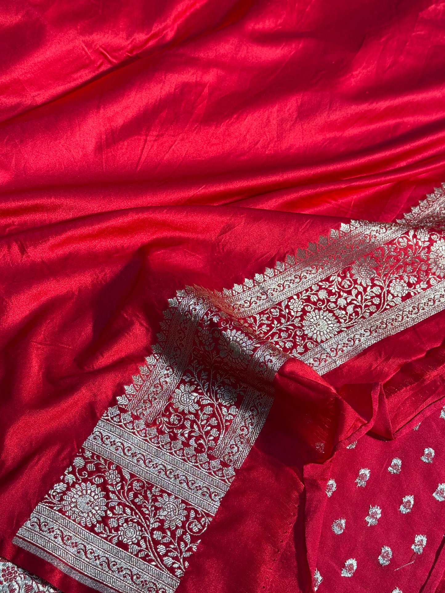 Chilli red Banarasi Mashru katan silk saree MK159