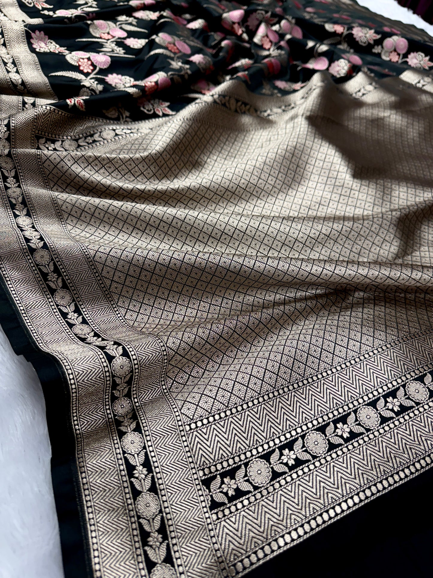 Black color beautiful premium Banarasi Mashru katan silk saree MK188