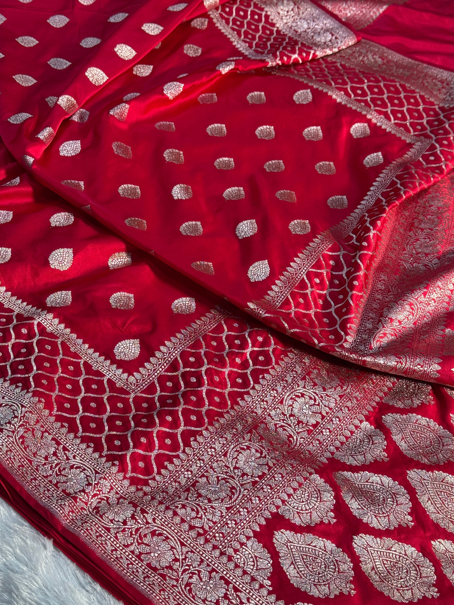 Chilli red Banarasi Mashru katan silk saree MK157