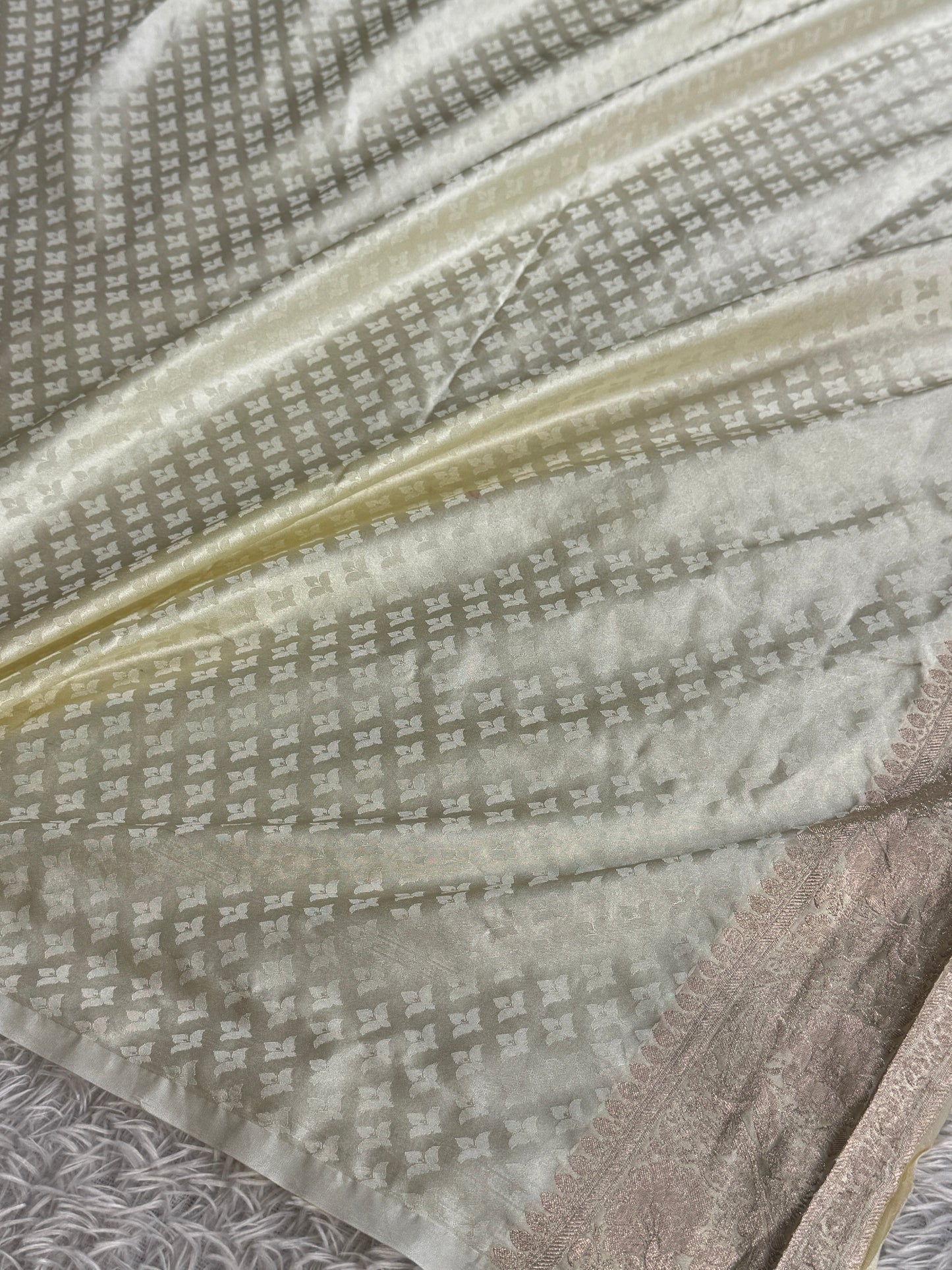 Wine with off white colour premium Banarasi Mashru katan silk saree MK342