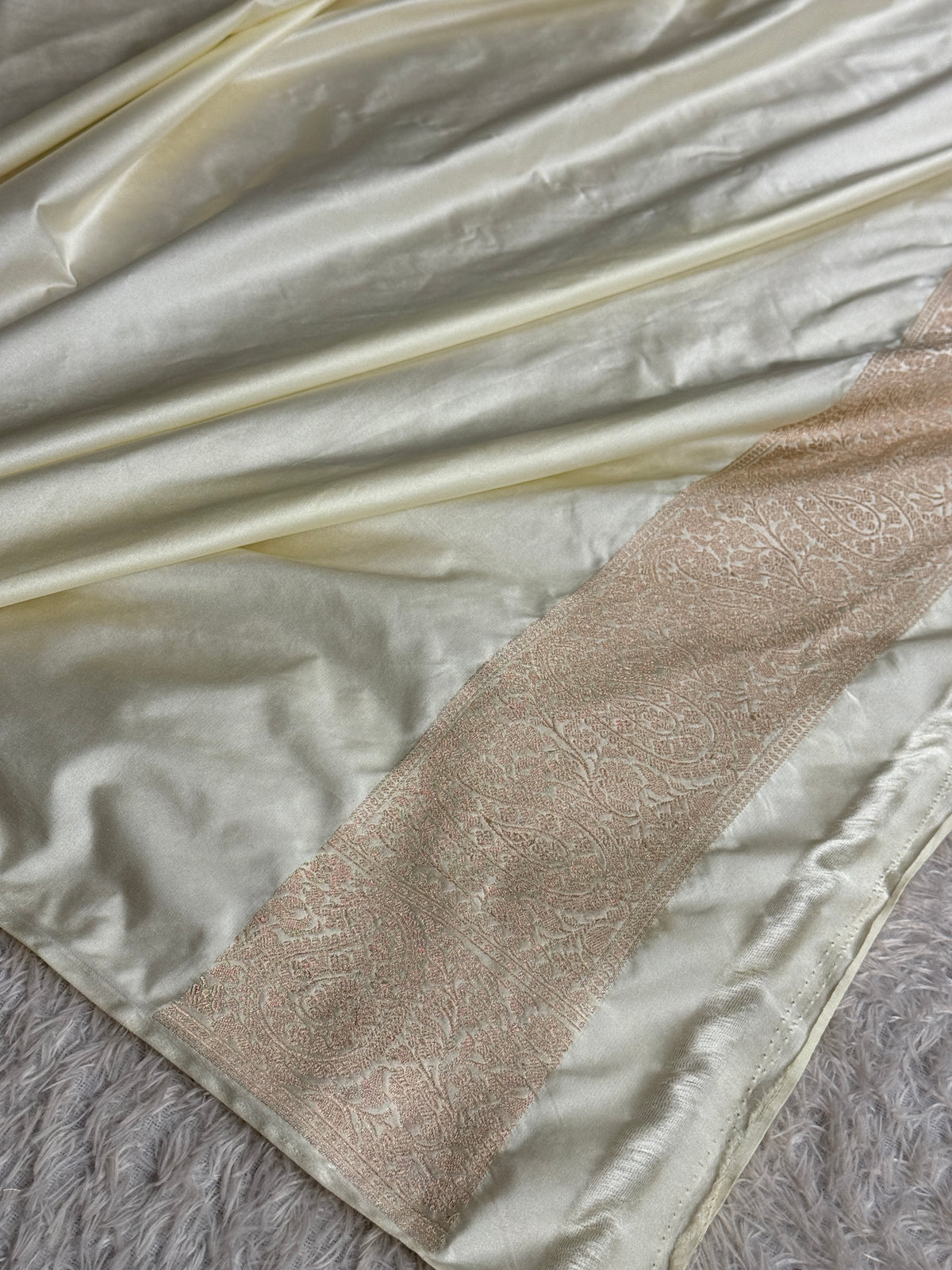 Wine with off white colour premium Banarasi Mashru katan silk saree MK353