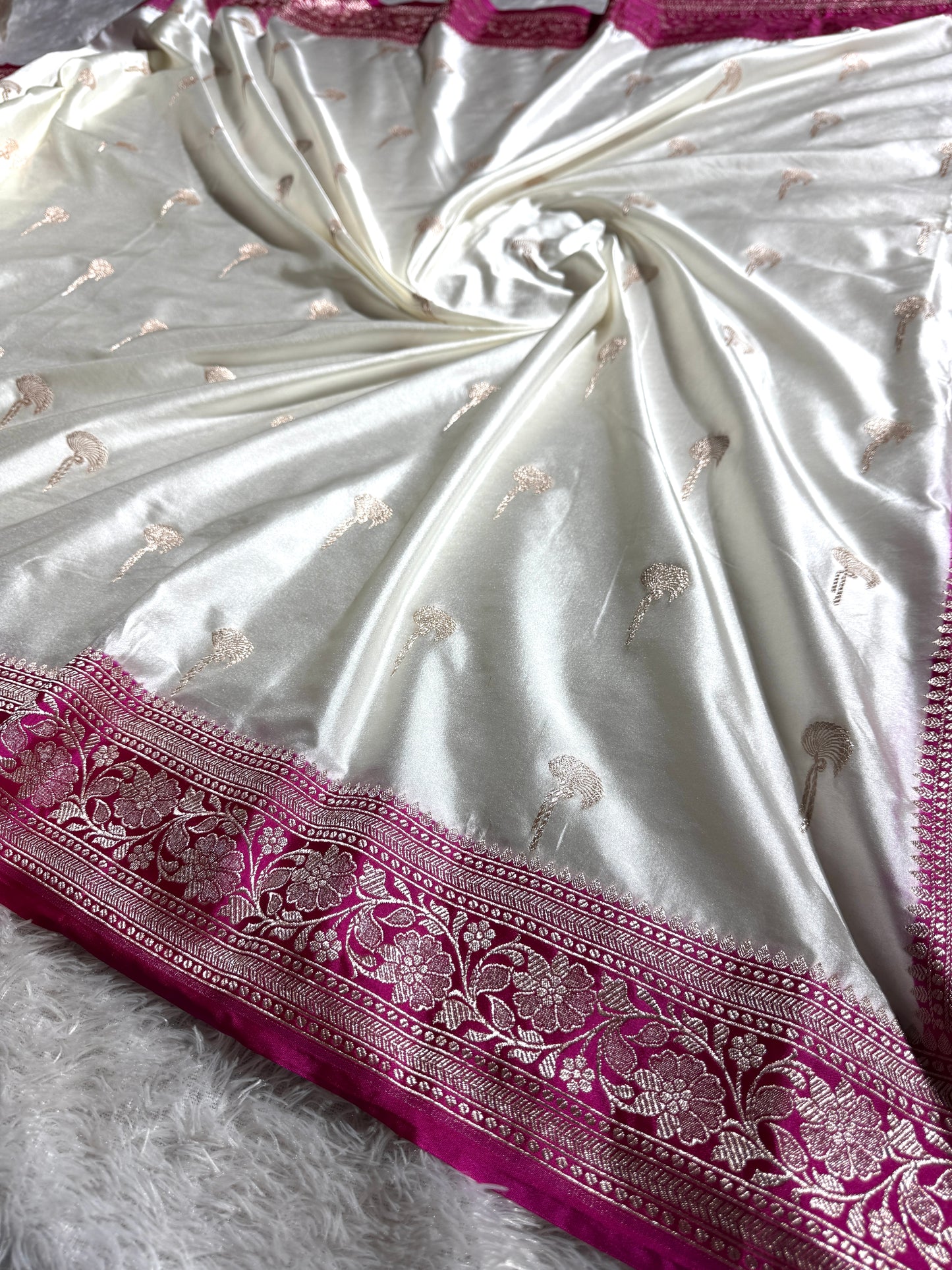 Rani pink off white premium Banarasi Mashru katan silk saree MK218