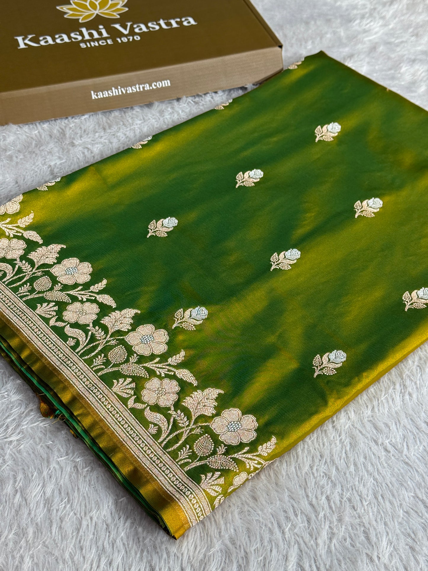 Green dual shade premium Banarasi Mashru katan silk saree MK239