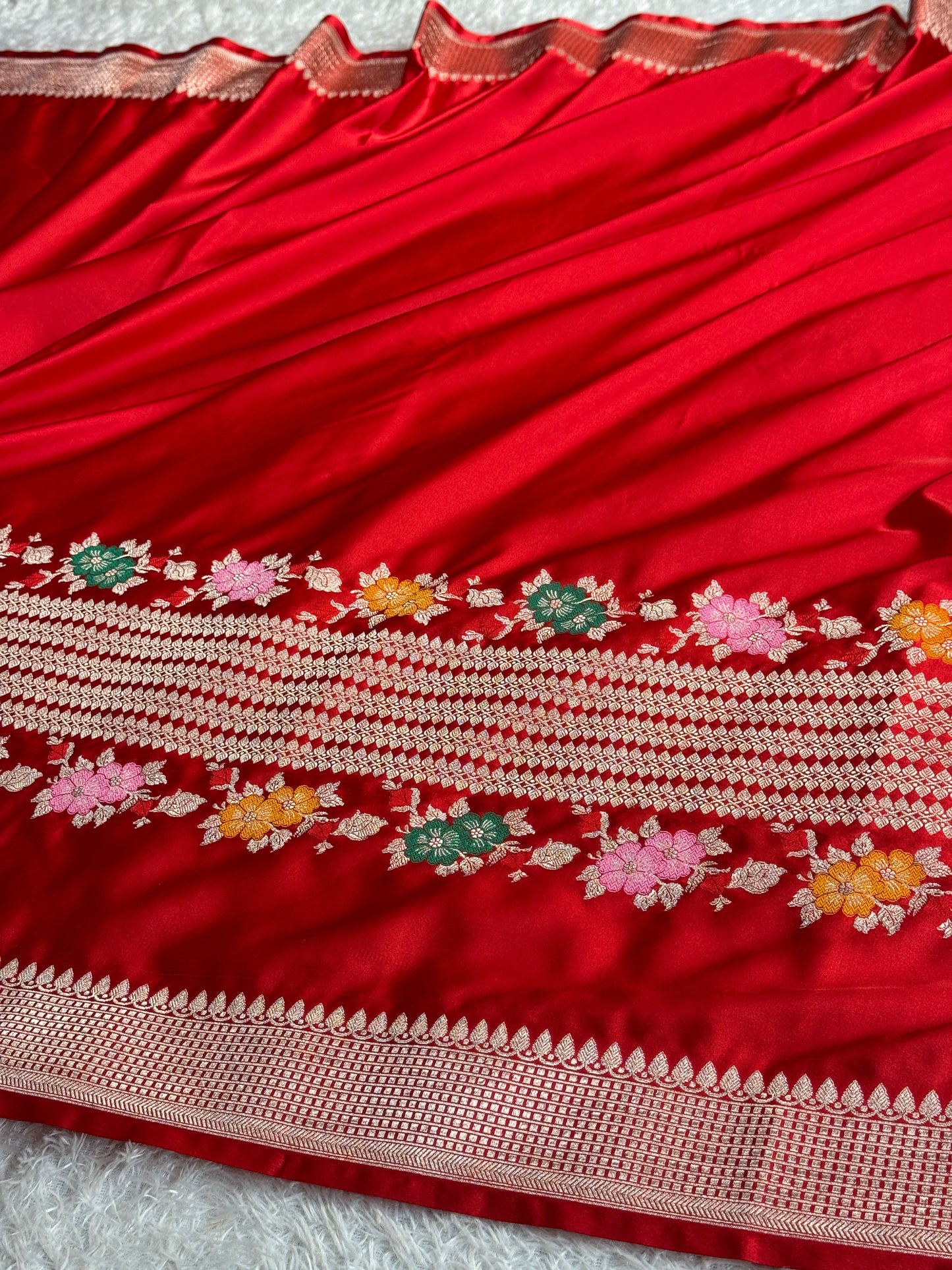 Red colour premium Banarasi tilfi Mashru katan silk saree MK332