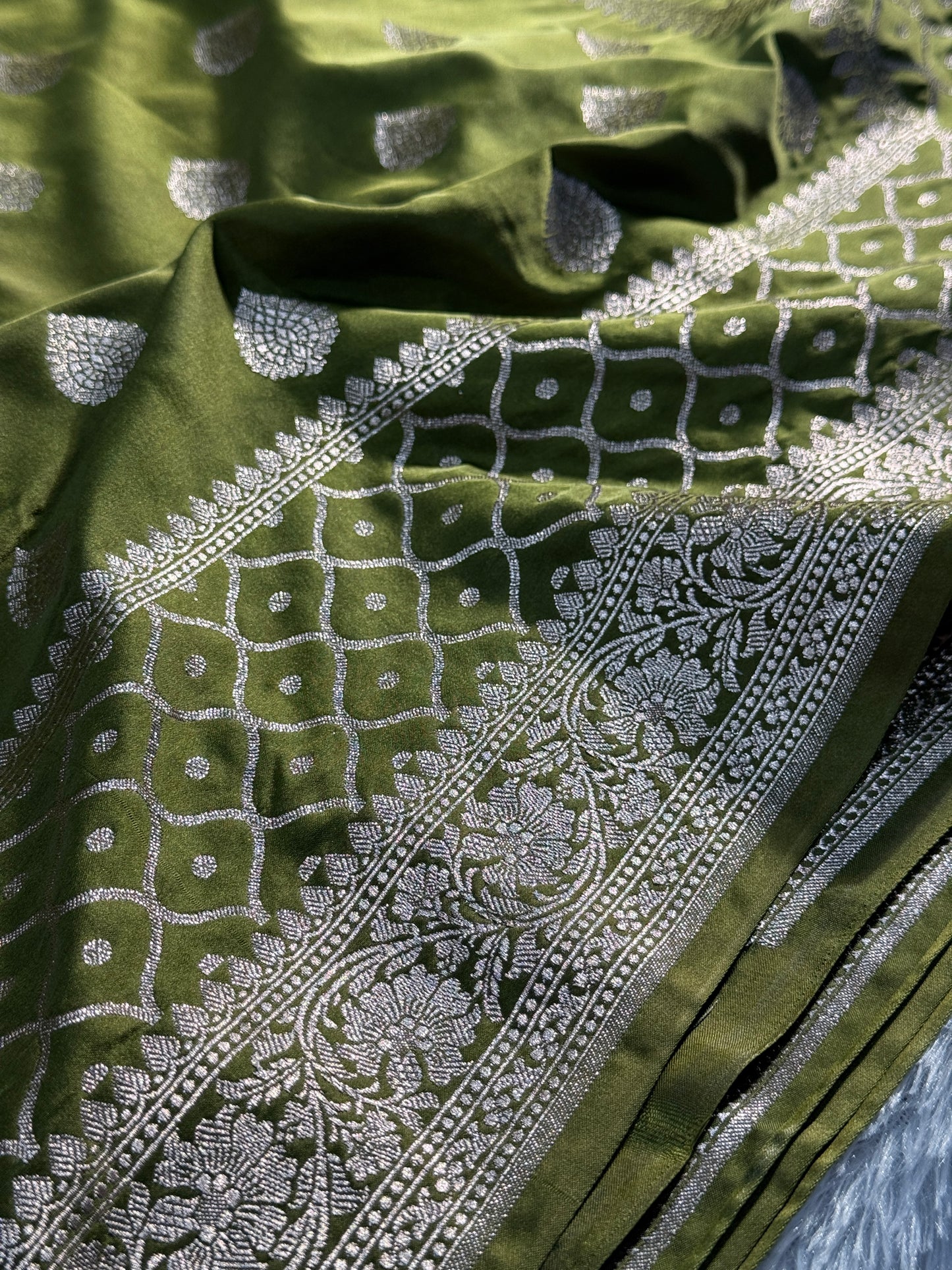 Mehandi green Banarasi Mashru katan silk saree MK157