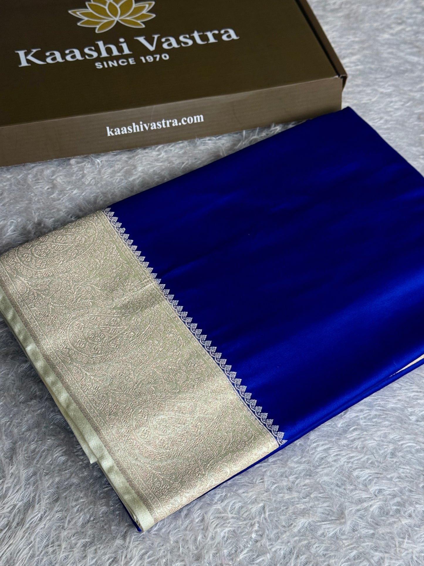Royal blue with off white colour premium Banarasi Mashru katan silk saree MK353
