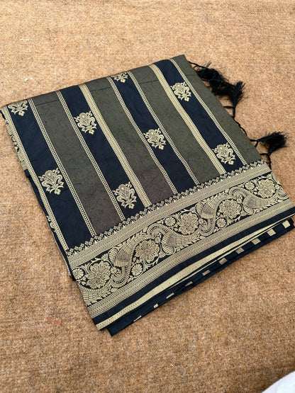 Banarasi crep silk saree.                   CR108
