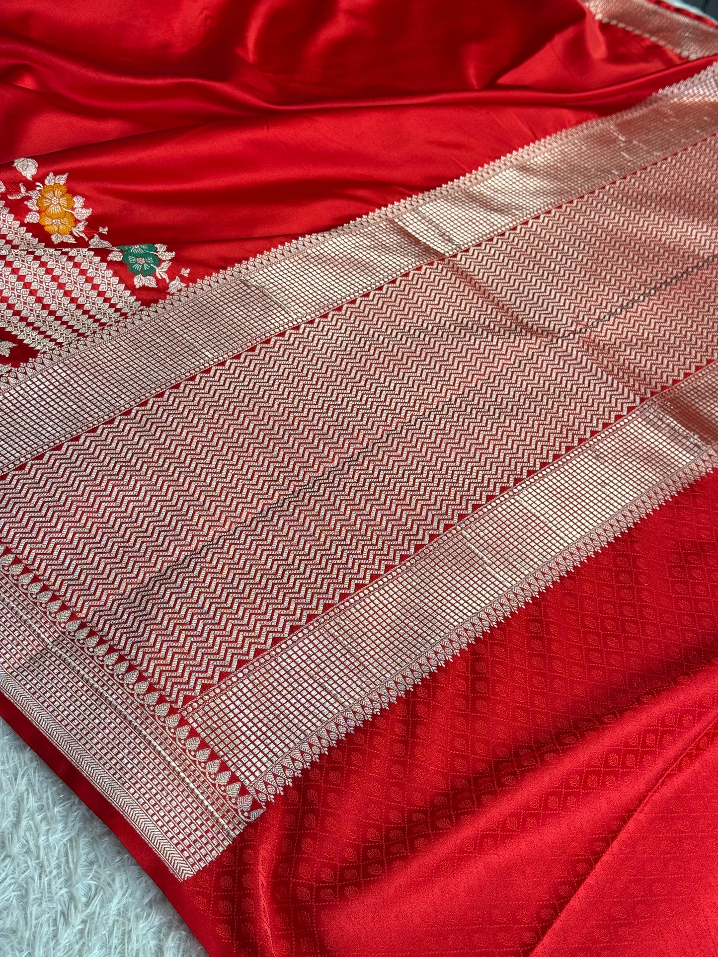 Red colour premium Banarasi tilfi Mashru katan silk saree MK332
