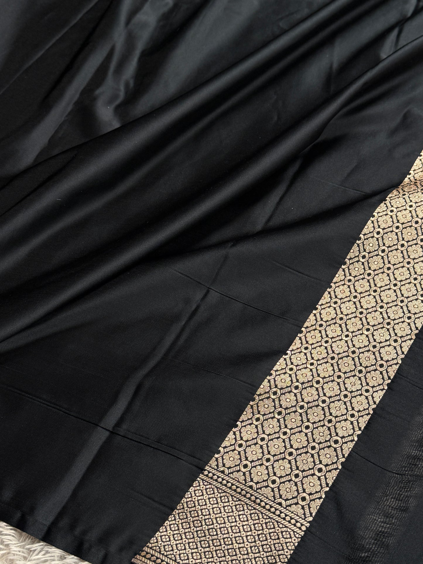 Black ghaat premium Banarasi Mashru katan silk saree MK342