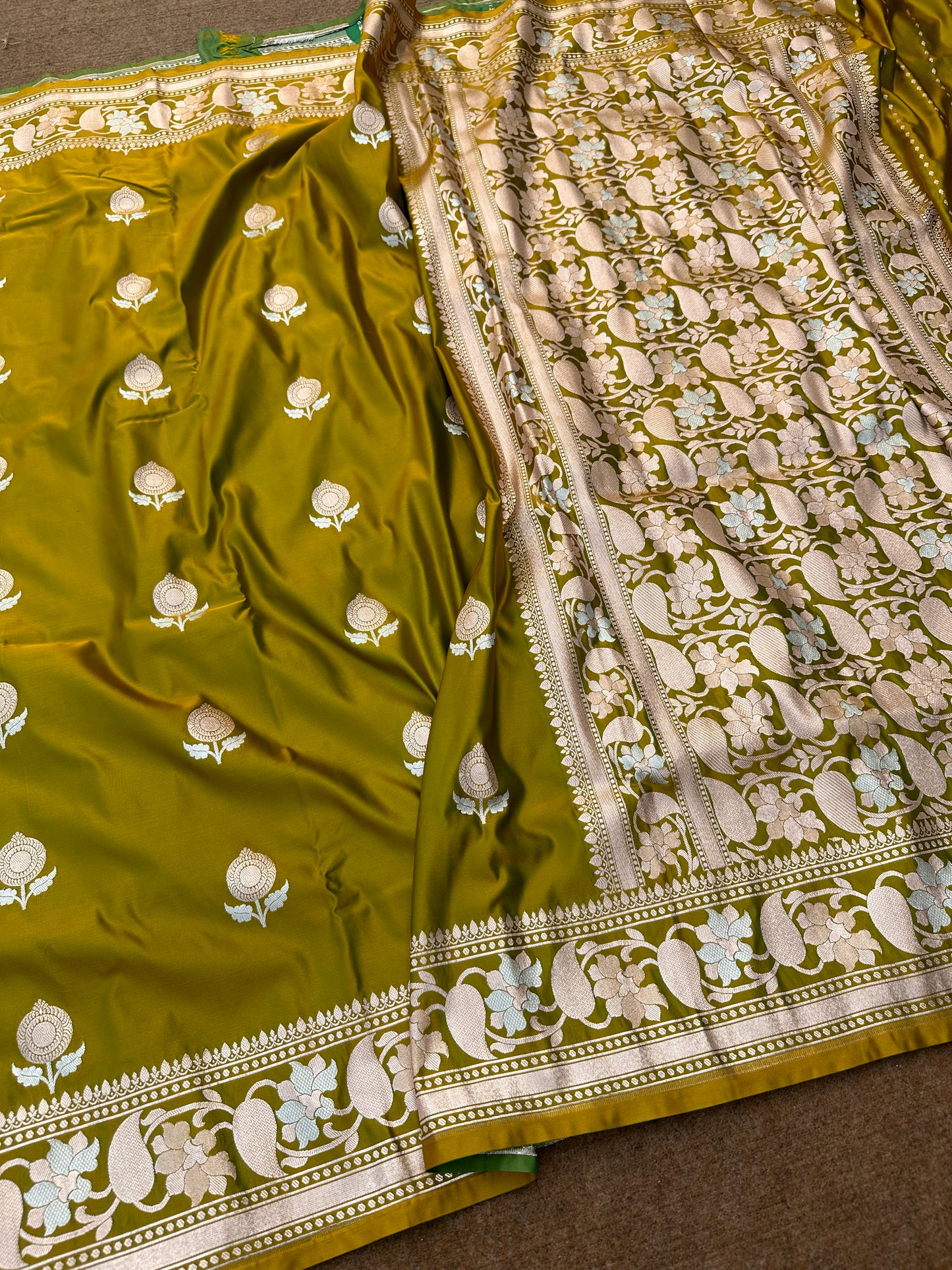 Banarasi mashru katan silk saree.    Mk115