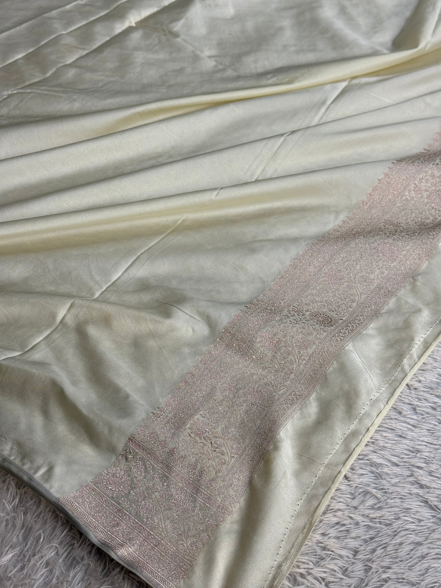 Wine with off white colour premium Banarasi Mashru katan silk saree MK284