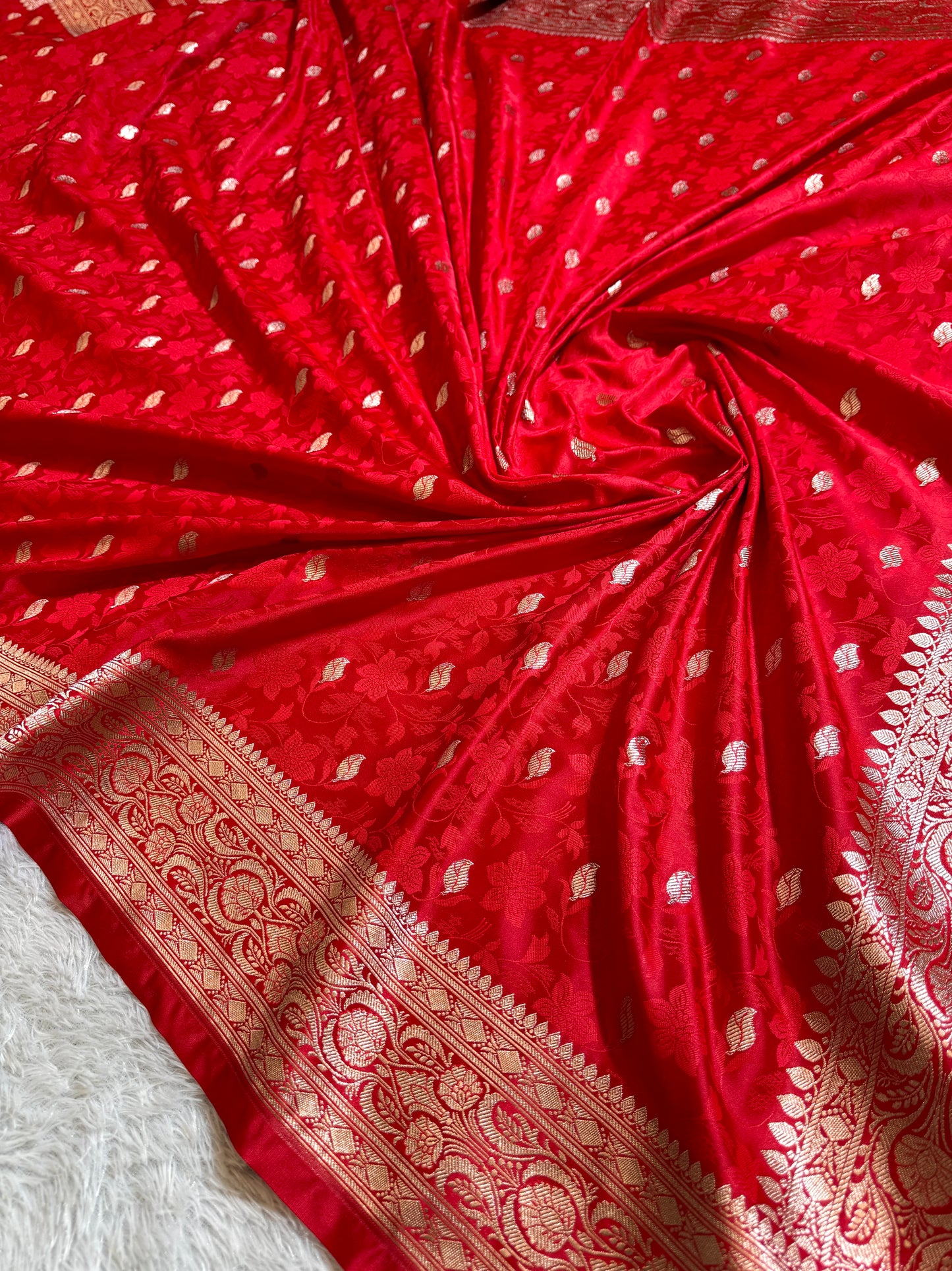 Chilli red premium Banarasi Mashru katan silk saree MK222