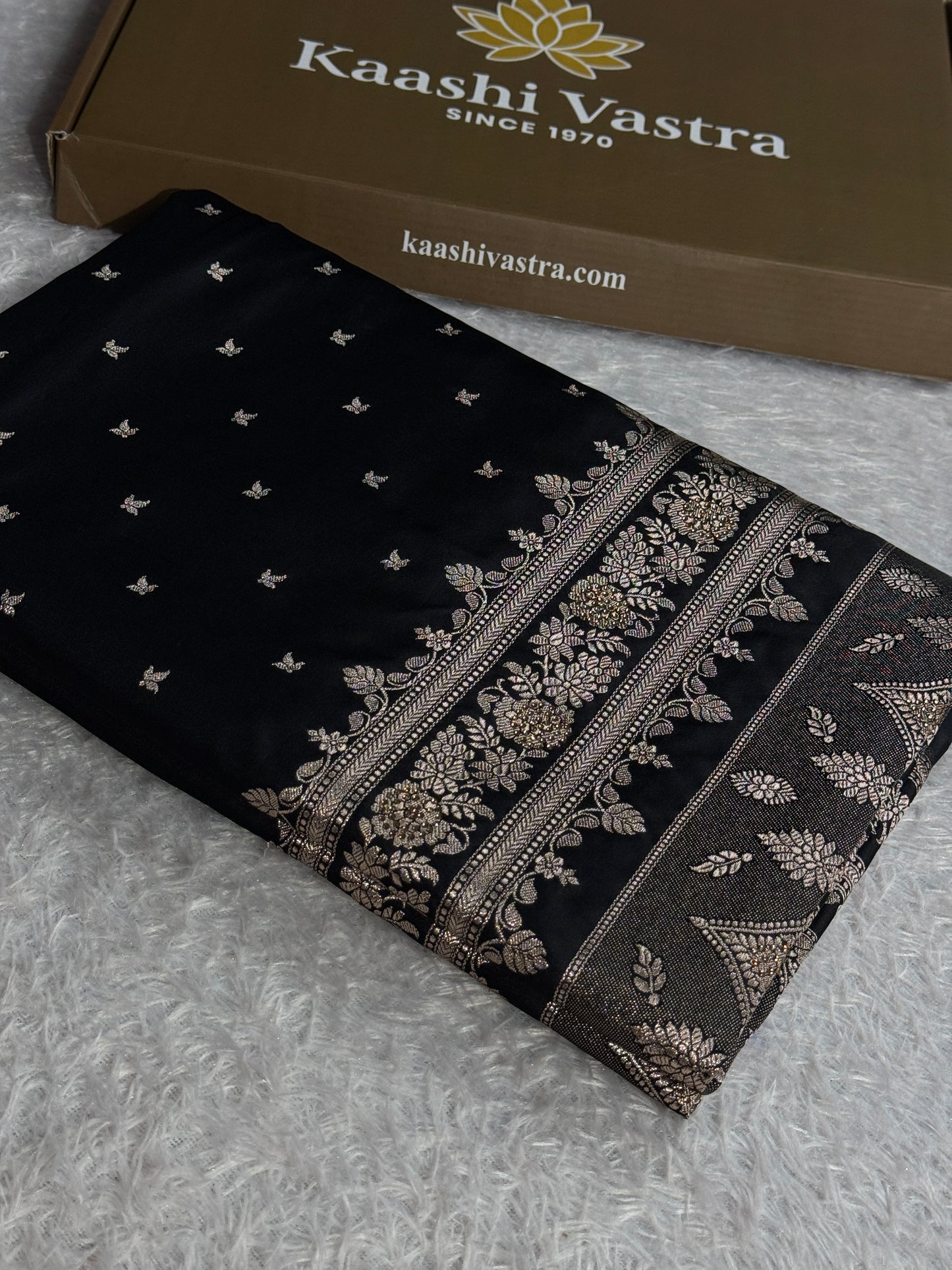 Black colour premium Banarasi Mashru katan silk saree MK226