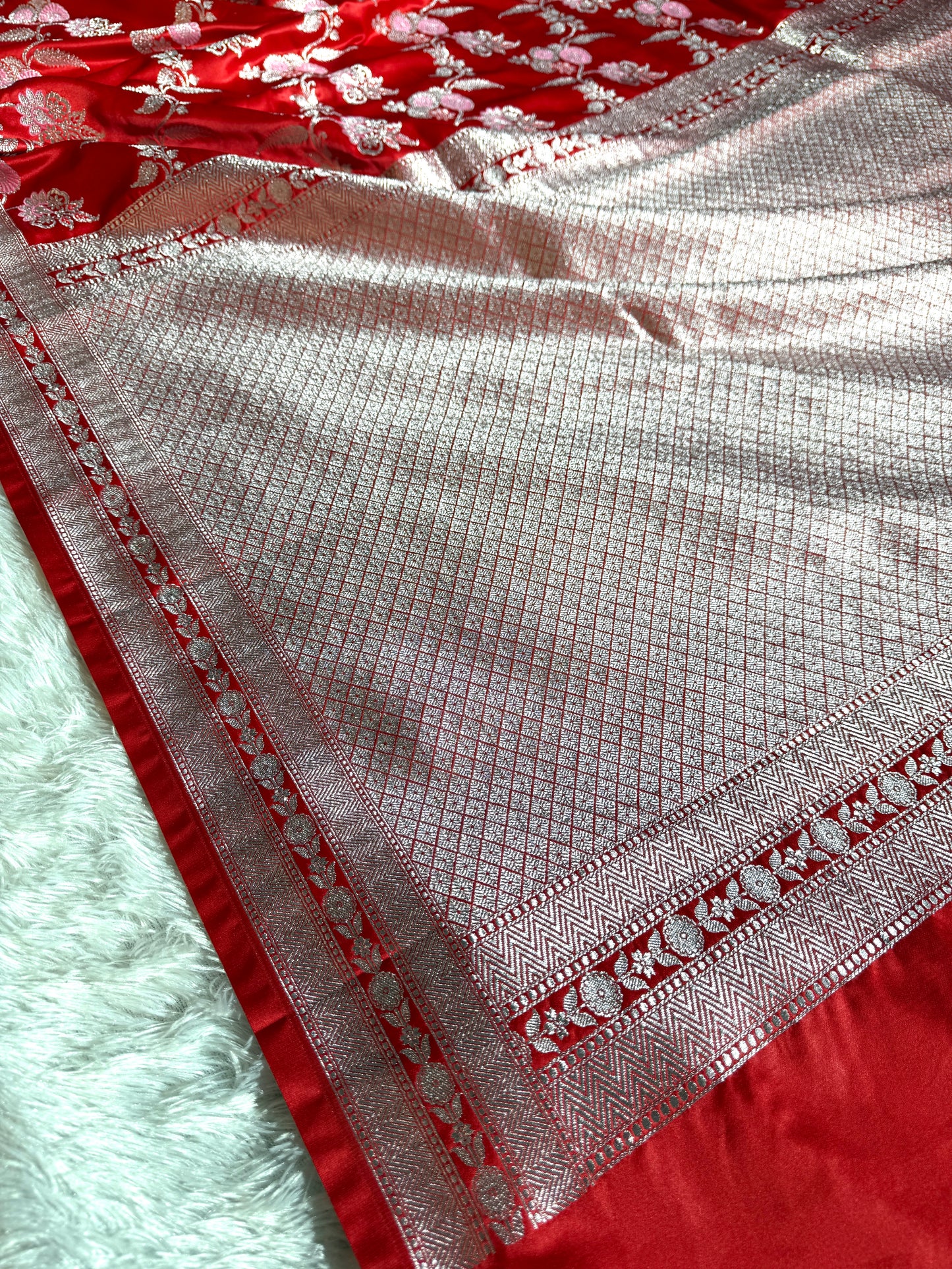 Chilli red Premium Banarasi Mashru katan silk saree MK188