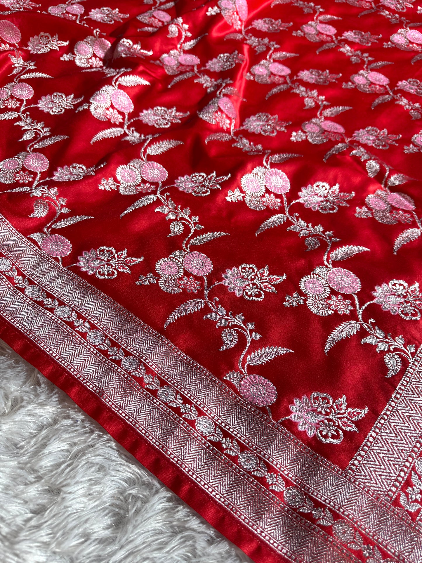 Chilli red Premium Banarasi Mashru katan silk saree MK188