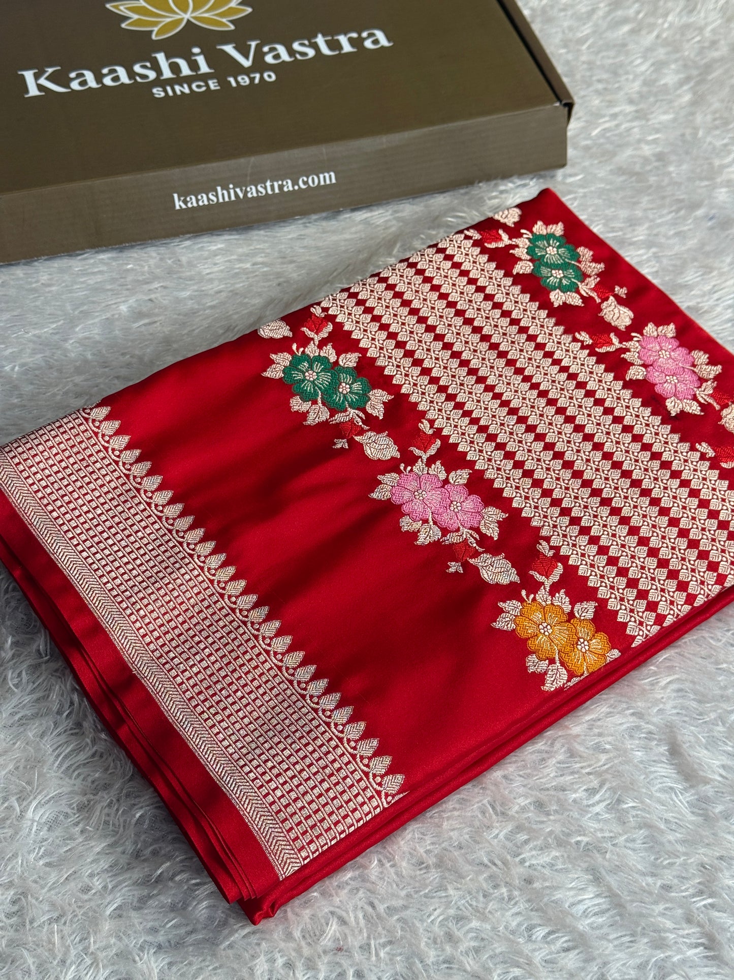 Red colour premium Banarasi tilfi Mashru katan silk saree MK332