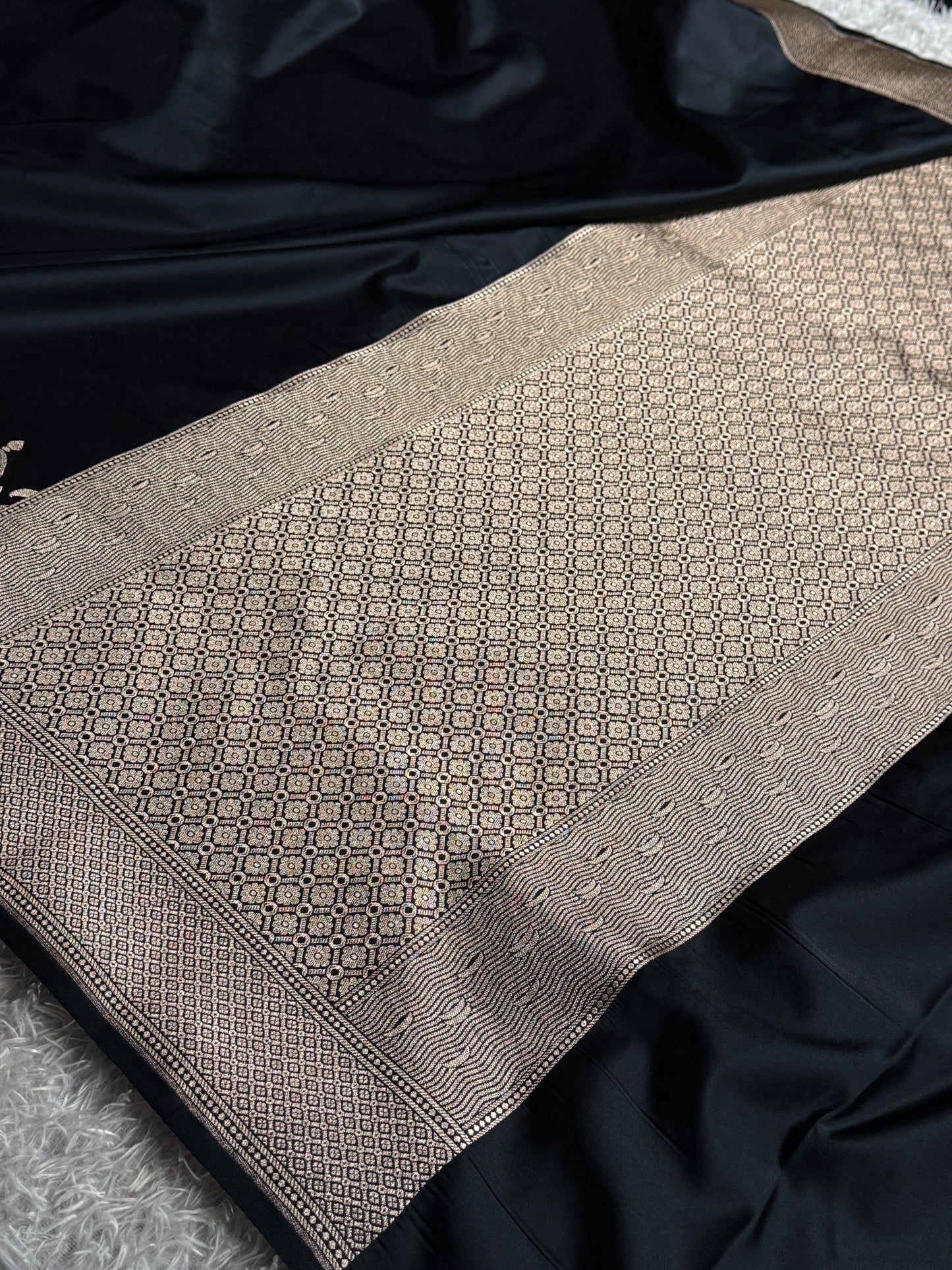 Black ghaat premium Banarasi Mashru katan silk saree MK342