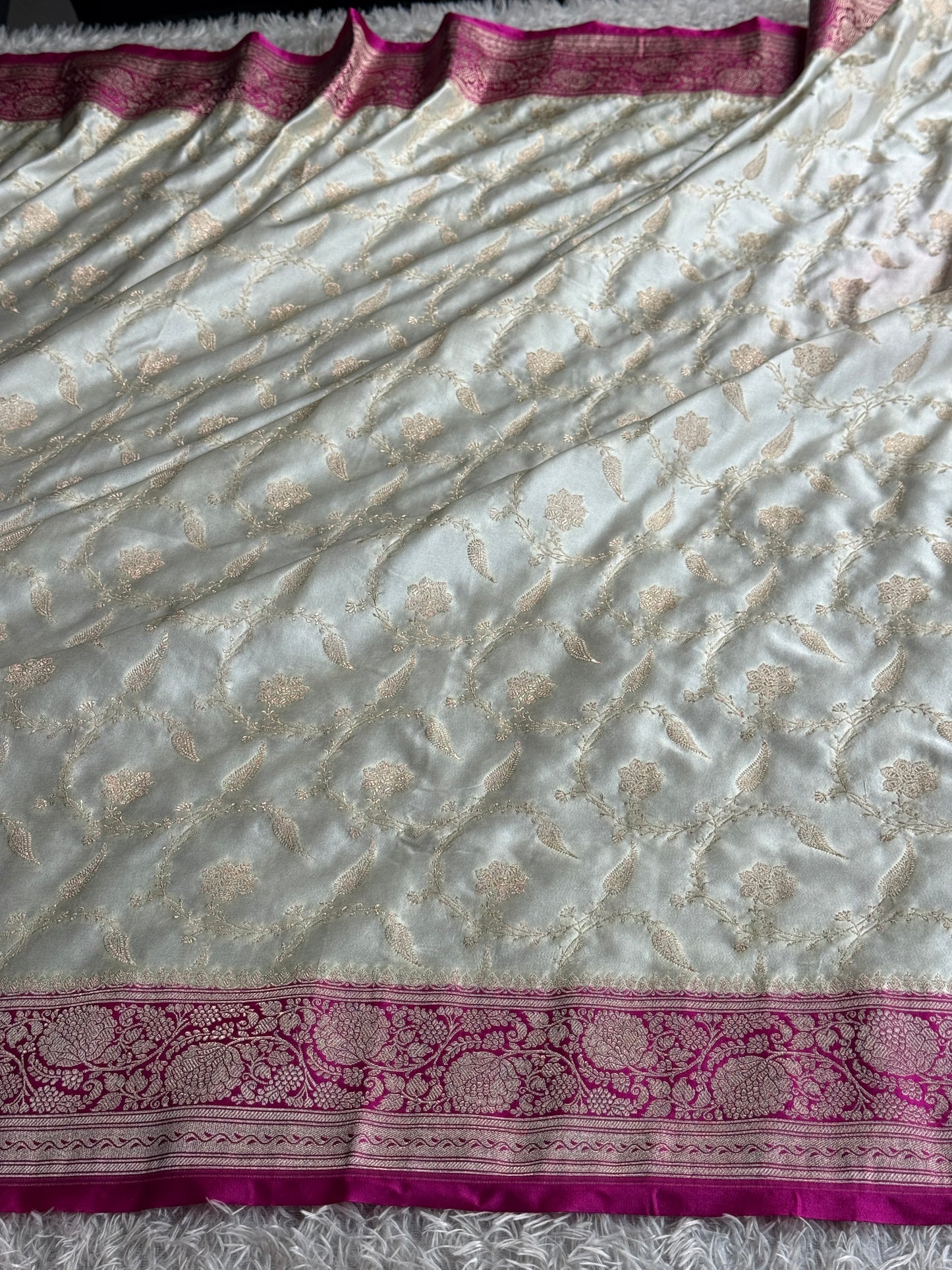 Rani pink with off white colour premium Banarasi Mashru katan silk saree MK351