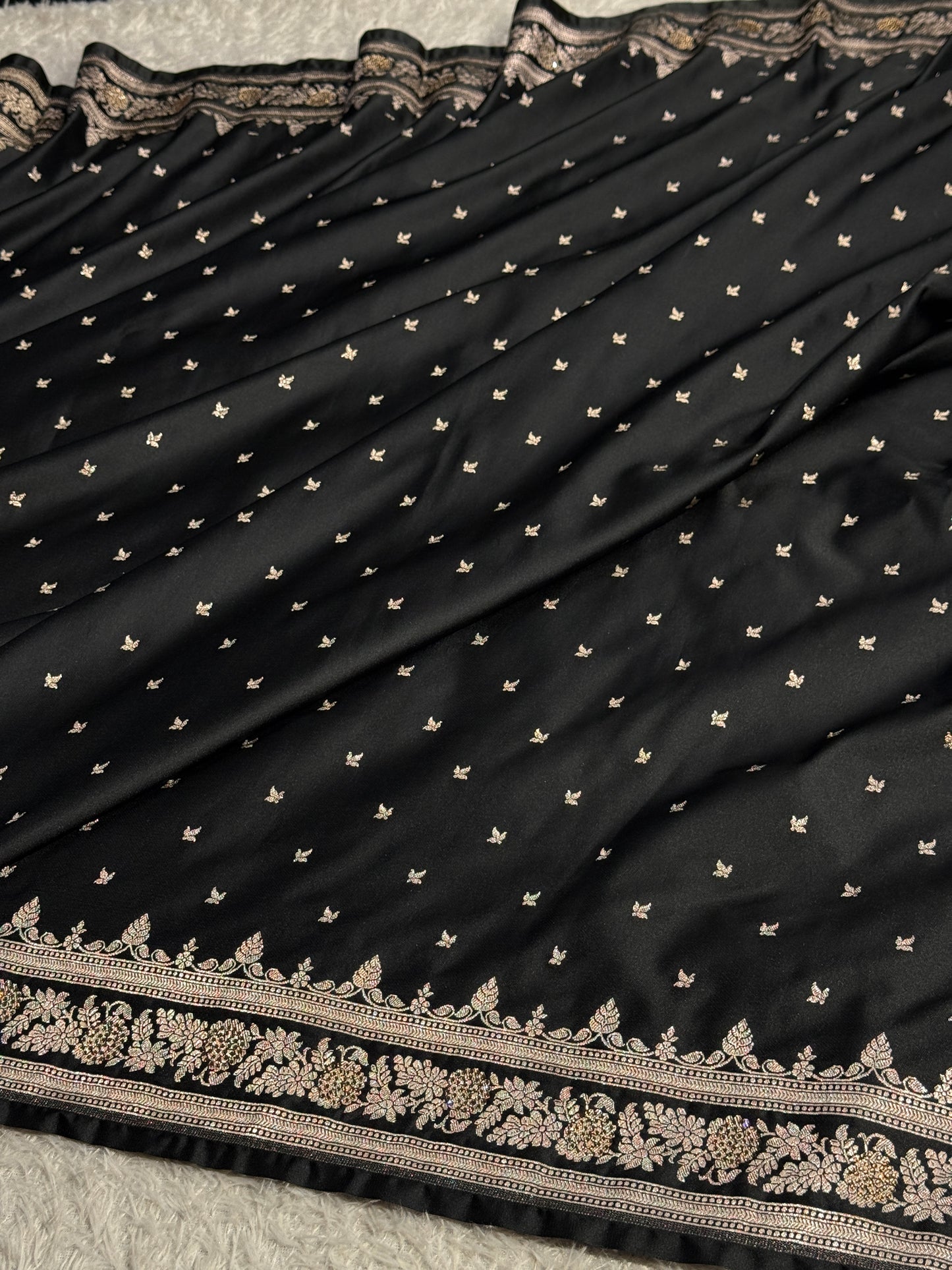 Black colour premium Banarasi Mashru katan silk saree MK226
